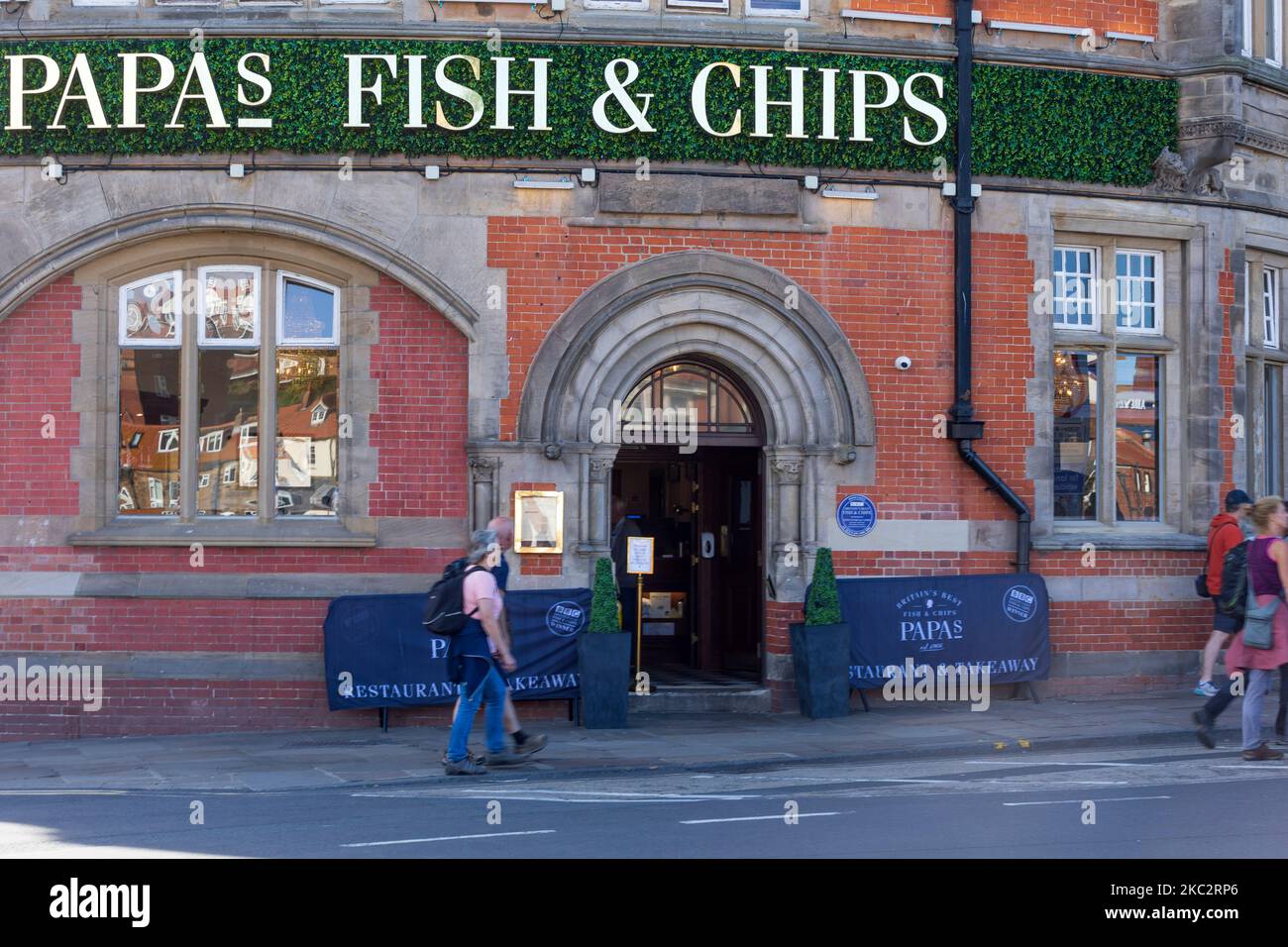 Papas Fish and Chips Shop Whitby North Yorkshire Inghilterra Foto Stock