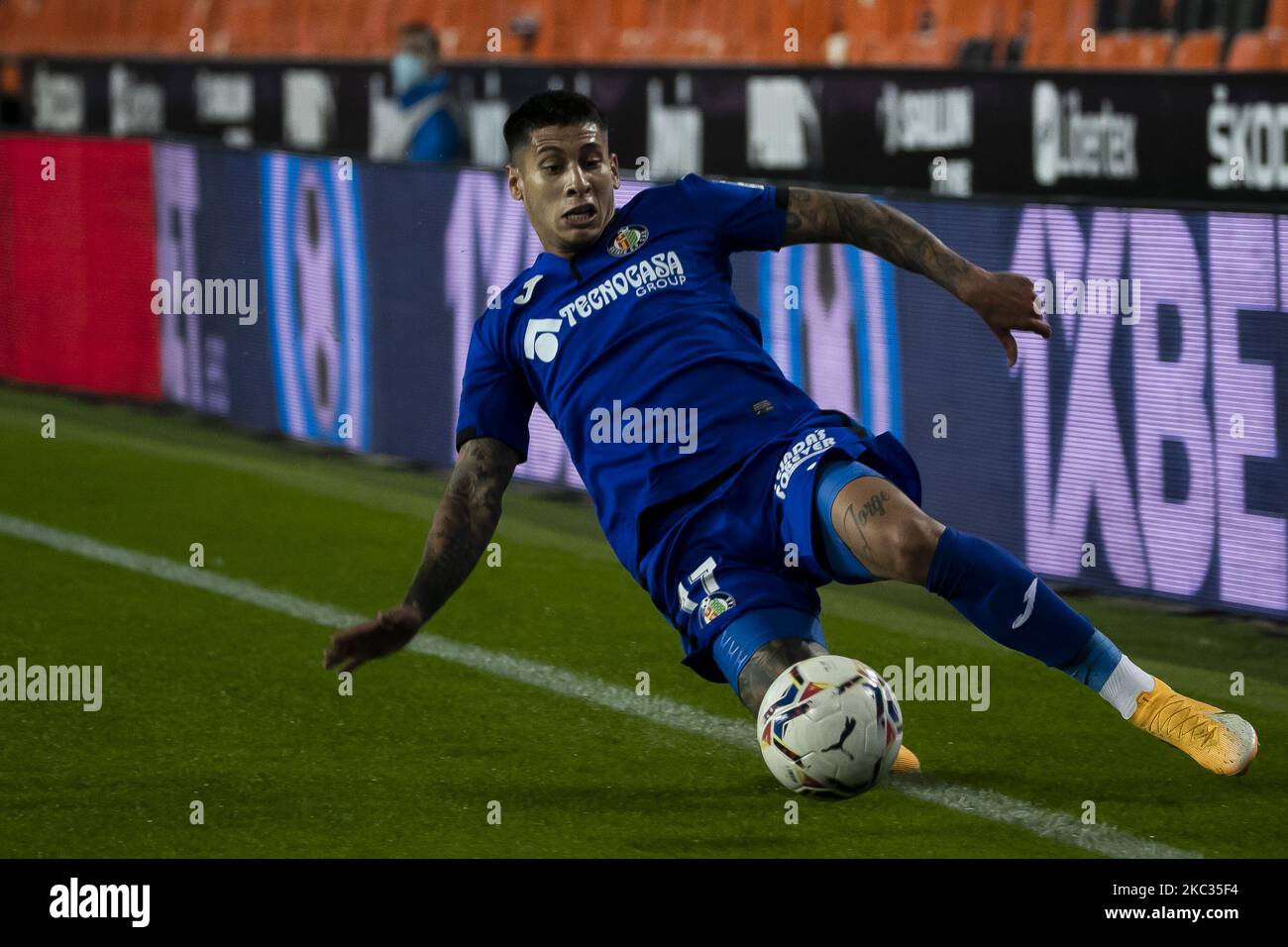 Mathias Olivera di Getafe CF durante la partita spagnola la Liga tra Valencai CF e Getafe CF allo stadio di Mestalla il 1 novembre 2020 (Foto di Jose Miguel Fernandez/NurPhoto) Foto Stock