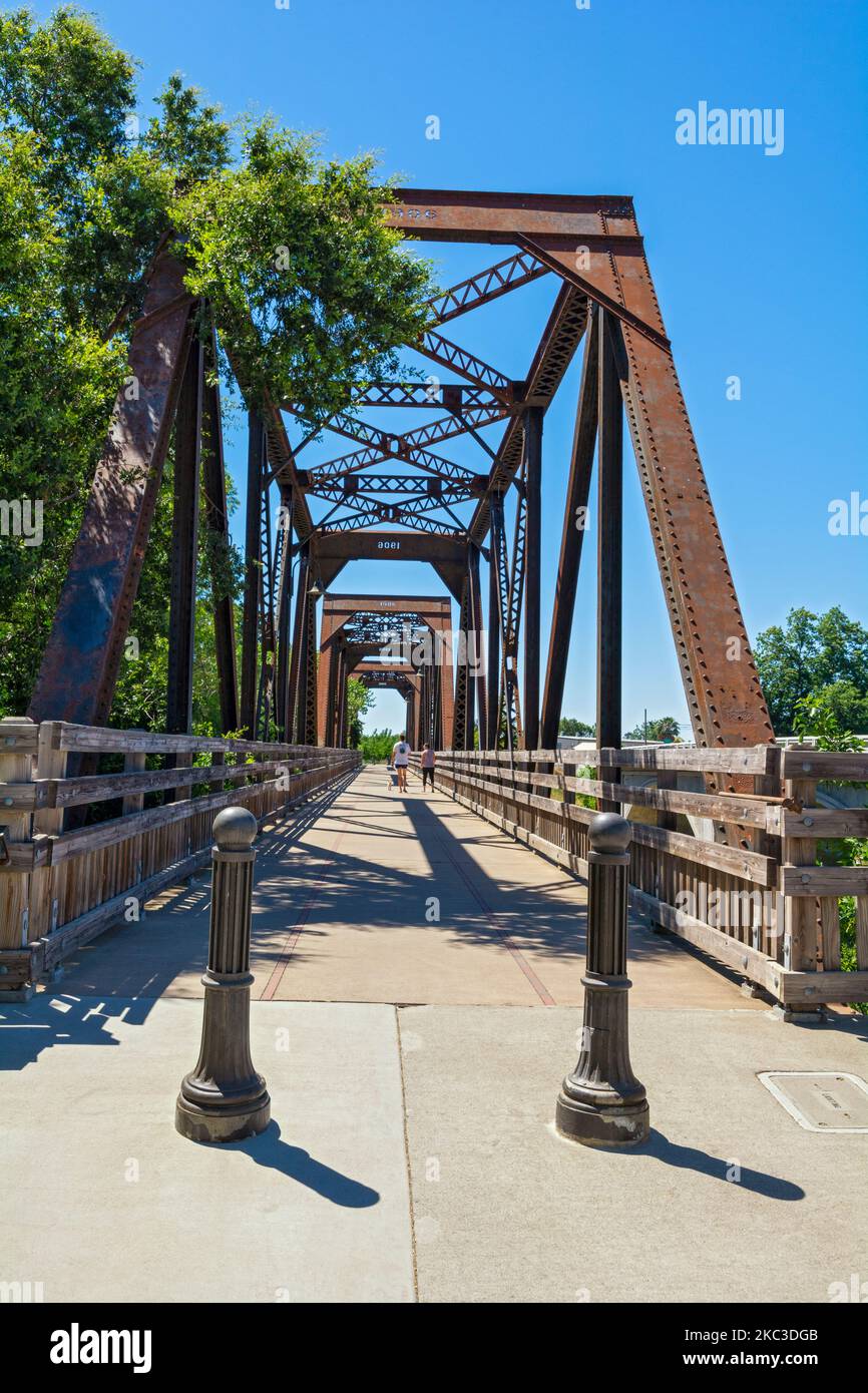 California, Yolo County, Winters, J. Robert Chapman Memorial Bridge, ponte ferroviario costruito nel 1906 Foto Stock