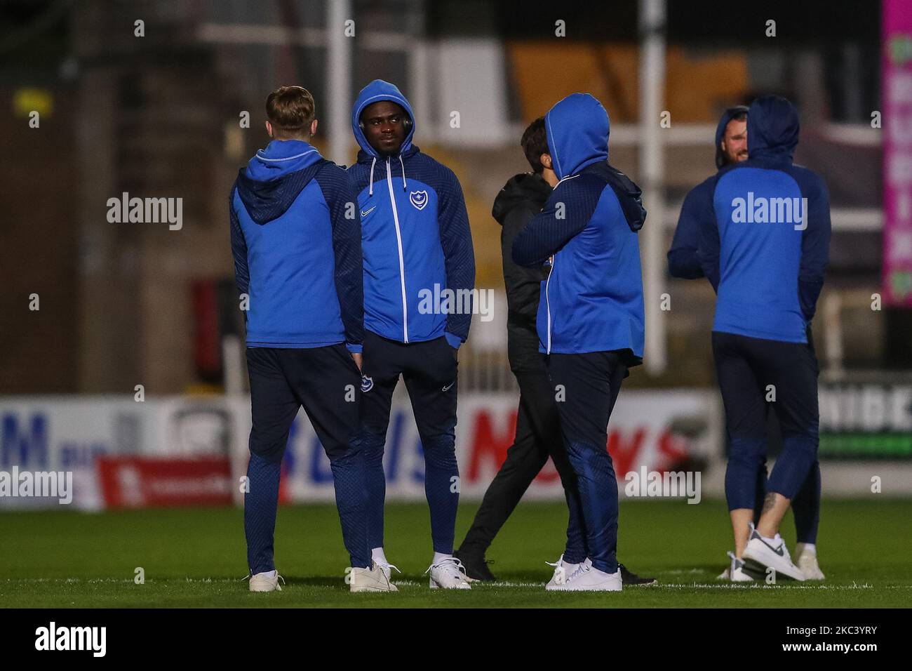 I giocatori di Portsmouth arrivano davanti alla partita Emirates fa Cup First Round Hereford FC vs Portsmouth a Edgar Street, Hereford, Regno Unito, 4th novembre 2022 (Foto di Gareth Evans/News Images) Foto Stock