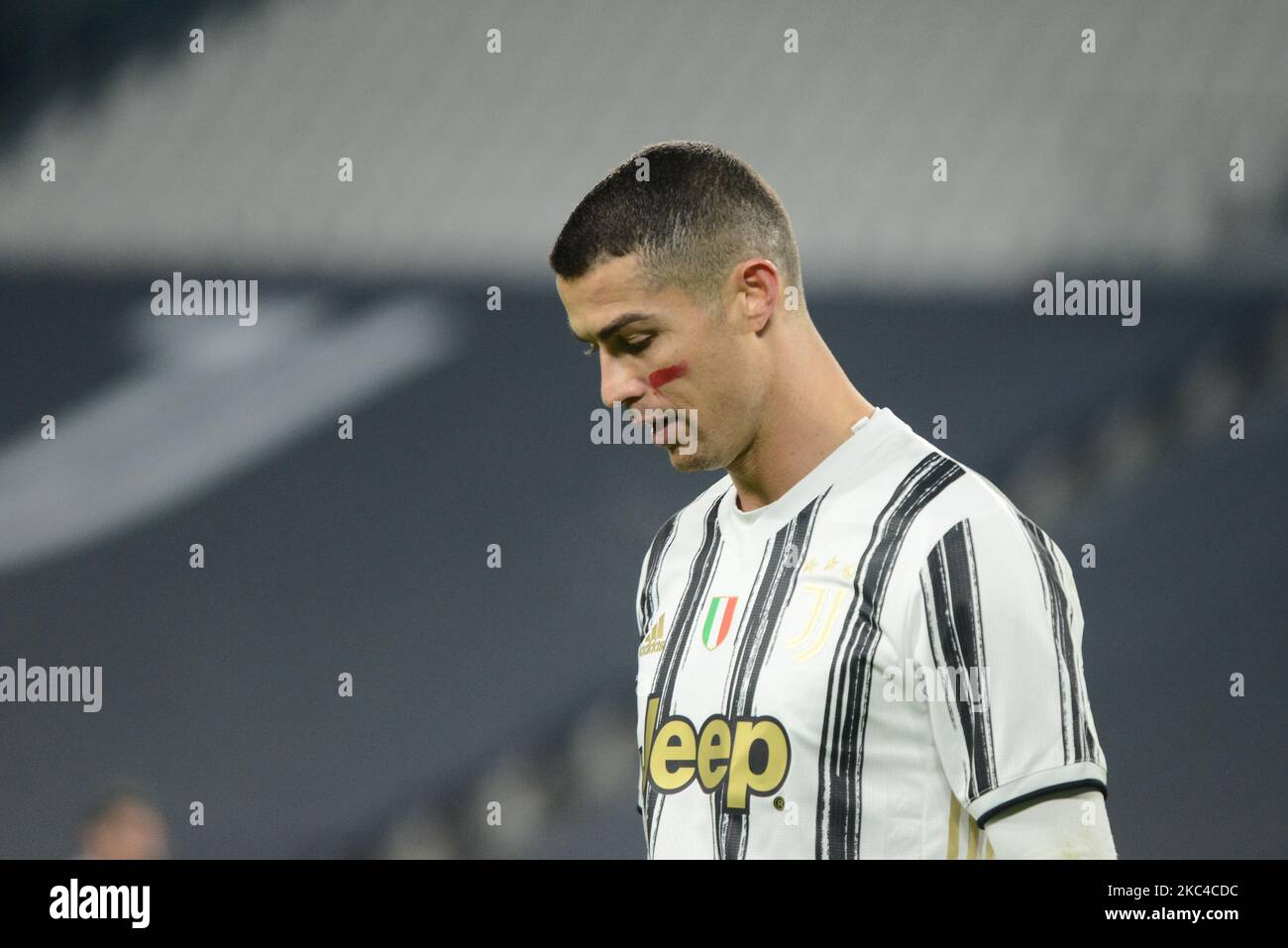 Cristiano Ronaldo della Juventus FC delusione durante la Serie A Football Match tra Juventus FC e Cagliari Calcio allo Stadio Allianz il 21 novembre 2020 a Torino, Italia Cristiano Ronaldo della Juventus FC durante la Serie Una partita di calcio tra Juventus FC e Cagliari Calcio allo Stadio Allianz il 21 novembre 2020 a Torino durante la Serie Una partita di calcio tra Juventus FC e Cagliari Calcio allo Stadio Allianz il 21 novembre 2020 a Torino (Foto di Alberto Gandolfo/NurPhoto) Foto Stock