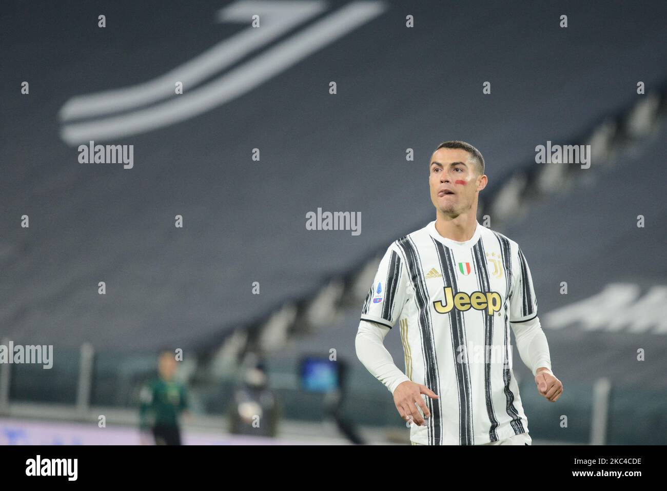 Cristiano Ronaldo della Juventus FC durante la Serie Una partita di calcio tra Juventus FC e Cagliari Calcio allo Stadio Allianz il 21 novembre 2020 a Torino durante la Serie Una partita di calcio tra Juventus FC e Cagliari Calcio allo Stadio Allianz il 21 novembre 2020 a Torino (Foto di Alberto Gandolfo/NurPhoto) Foto Stock