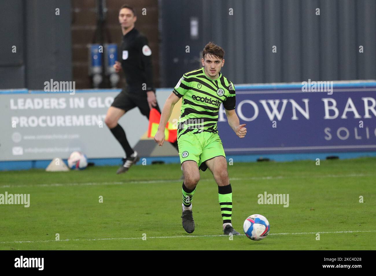 Liam Kitching of Forest Green Rovers durante la partita Sky Bet League 2 tra Barrow e Forest Green Rovers presso Holker Street, Barrow-in-Furness Sabato 21st novembre 2020. (Foto di Mark Fletcher/MI News/NurPhoto) Foto Stock