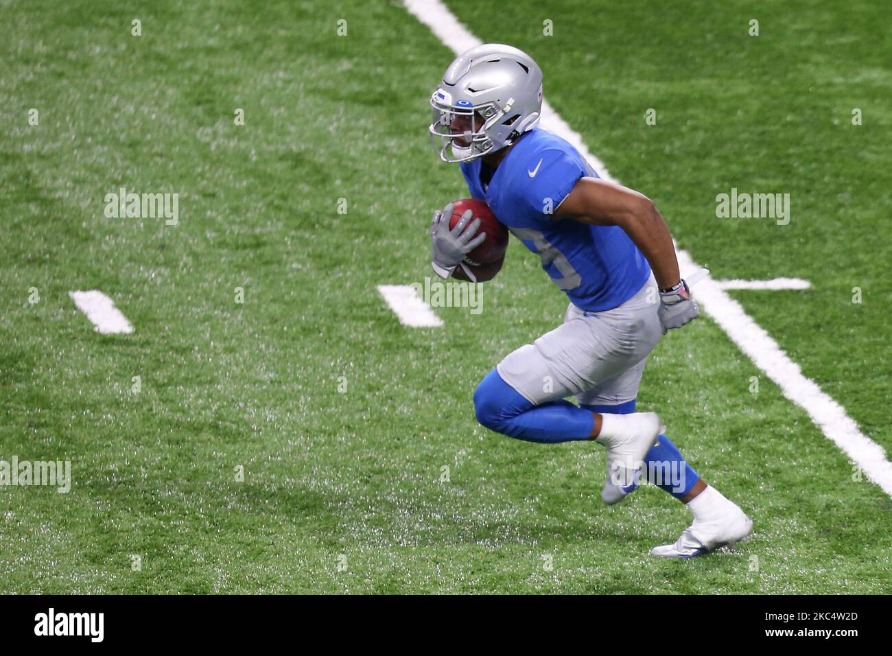 Il ricevitore dei Detroit Lions Jamal Agnew (39) trasporta la palla durante la seconda metà di una partita di football tra gli Houston Texans e i Detroit Lions a Detroit, Michigan USA, giovedì 26 novembre 2020. (Foto di Amy Lemus/NurPhoto) Foto Stock