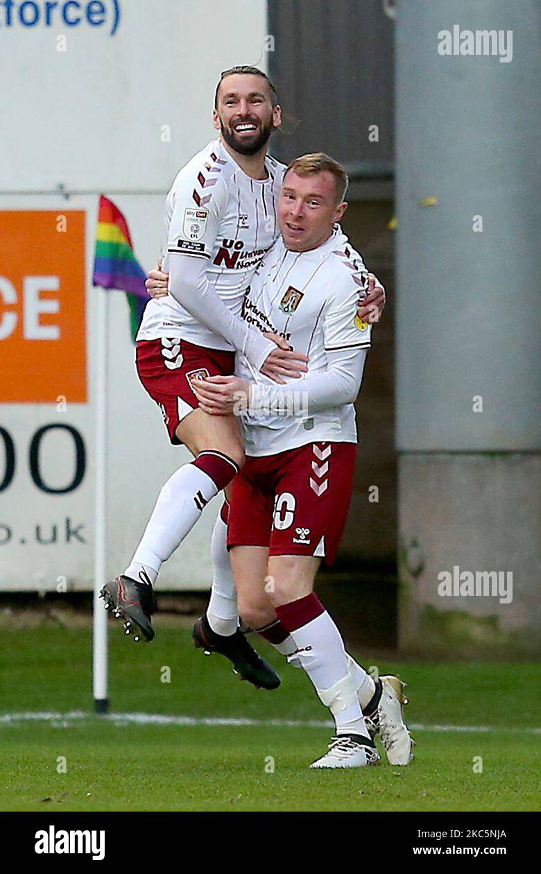 Northamptons Ricky Holmes festeggia il suo 0-1 durante la partita della Sky Bet League 1 tra Crewe Alexandra e Northampton Town all'Alexandra Stadium, Crewe, sabato 12th dicembre 2020. (Foto di Chris Donnelly/MI News/NurPhoto) Foto Stock