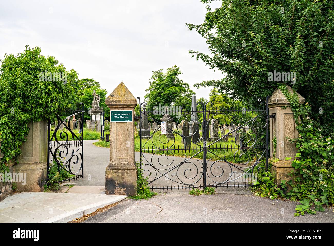Tombe di guerra del Commonwealth - Chiesa della Santissima Trinità, Morecambe, Lancashire, Regno Unito Foto Stock