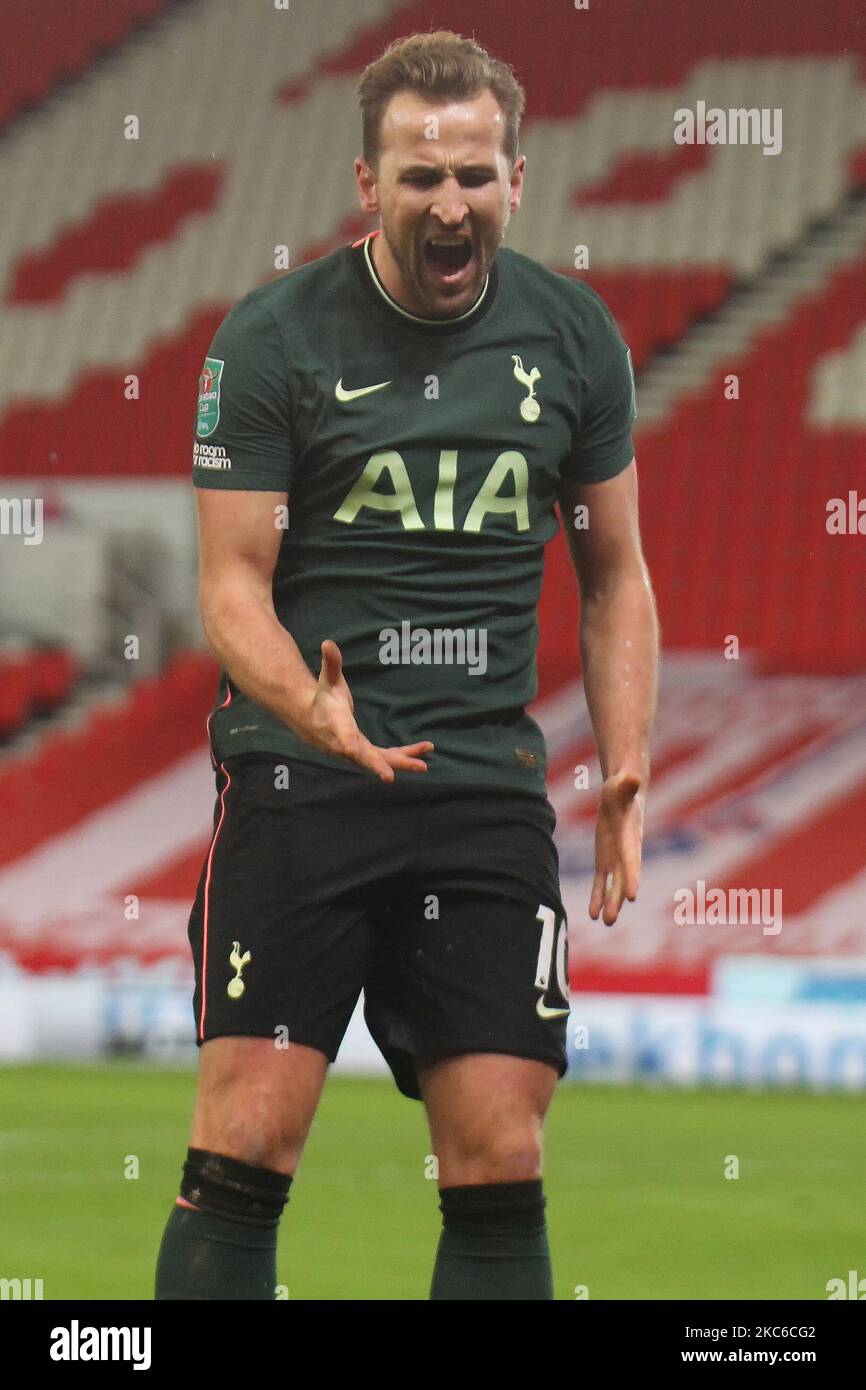 Harry Kane di Tottenham Hotspur celebra il suo obiettivo durante la finale della Carabao Cup Quarter Final Match tra Stoke City e Tottenham Hotspur presso lo stadio Britannia di Stoke-on-Trent mercoledì 23rd dicembre 2020. (Foto di Simon Newbury/MI News/NurPhoto) Foto Stock