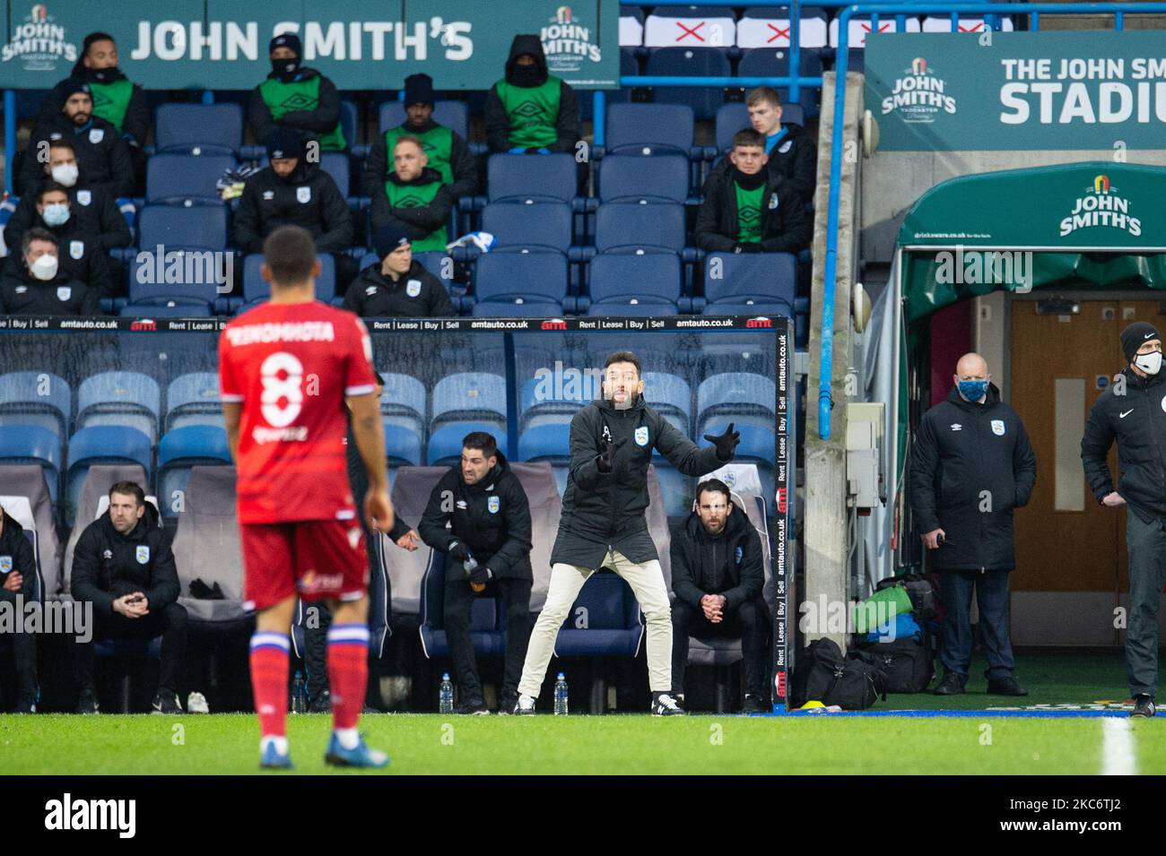 Carlos Corberán, responsabile della città di Huddersfield, durante la partita del Campionato Sky Bet tra Huddersfield Town e Reading allo Stadio John Smith di Huddersfield sabato 2nd gennaio 2021. (Foto di Pat Scaasi/MI News/NurPhoto) Foto Stock