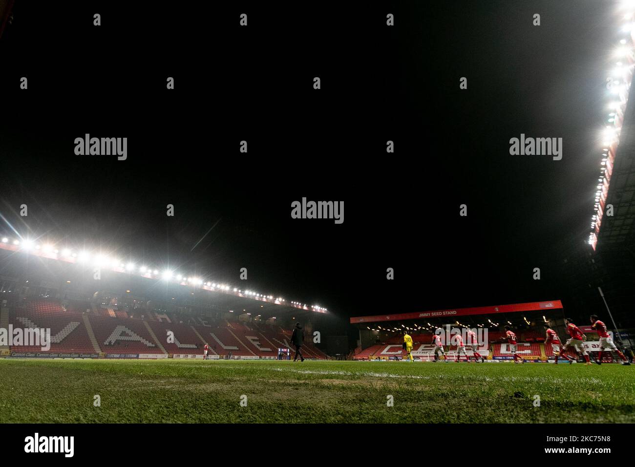 I giocatori di Charlton prima della partita della Sky Bet League 1 tra Charlton Athletic e Accrington Stanley at the Valley, Londra, venerdì 8th gennaio 2021. (Foto di Juan Gasparini/MI News/NurPhoto) Foto Stock