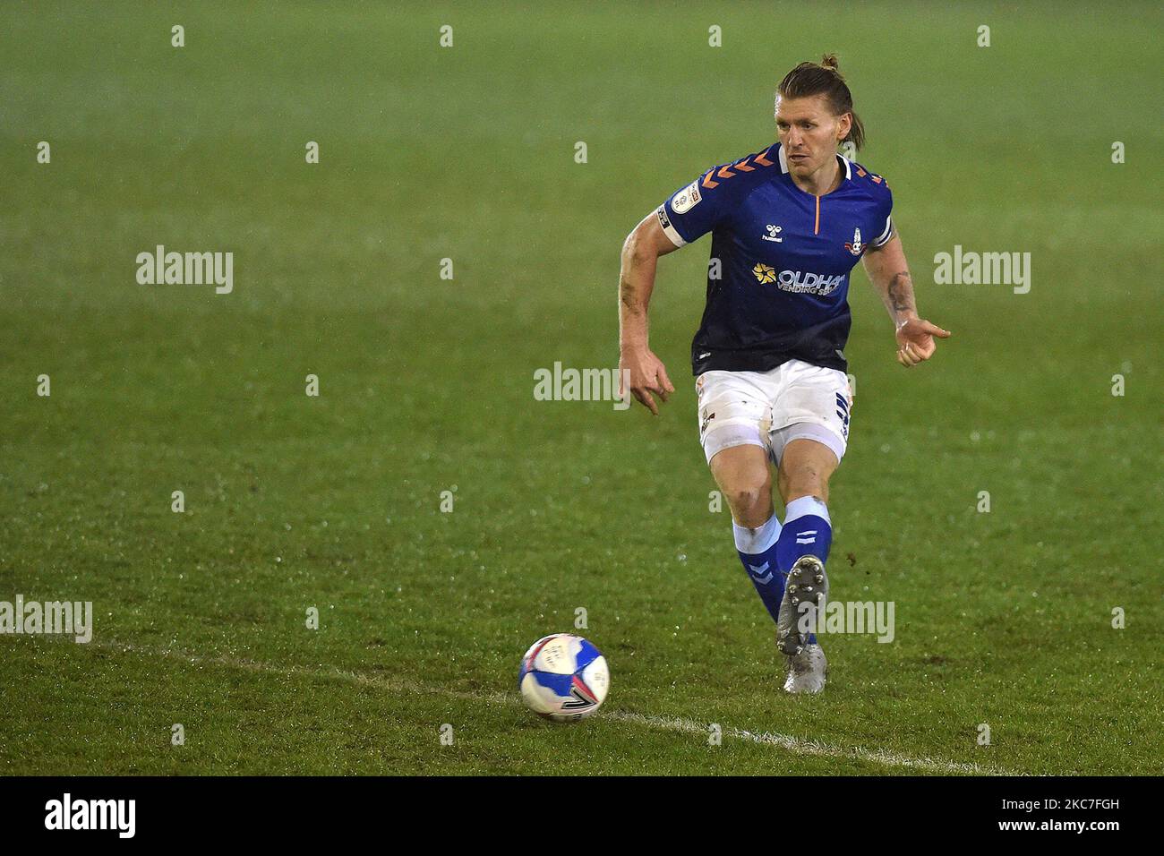 Carl Piergianni di Oldham Athletic durante la partita della Sky Bet League 2 tra Oldham Athletic e Mansfield Town al Boundary Park, Oldham, mercoledì 13th gennaio 2021. (Foto di Eddie Garvey/MI News/NurPhoto) Foto Stock