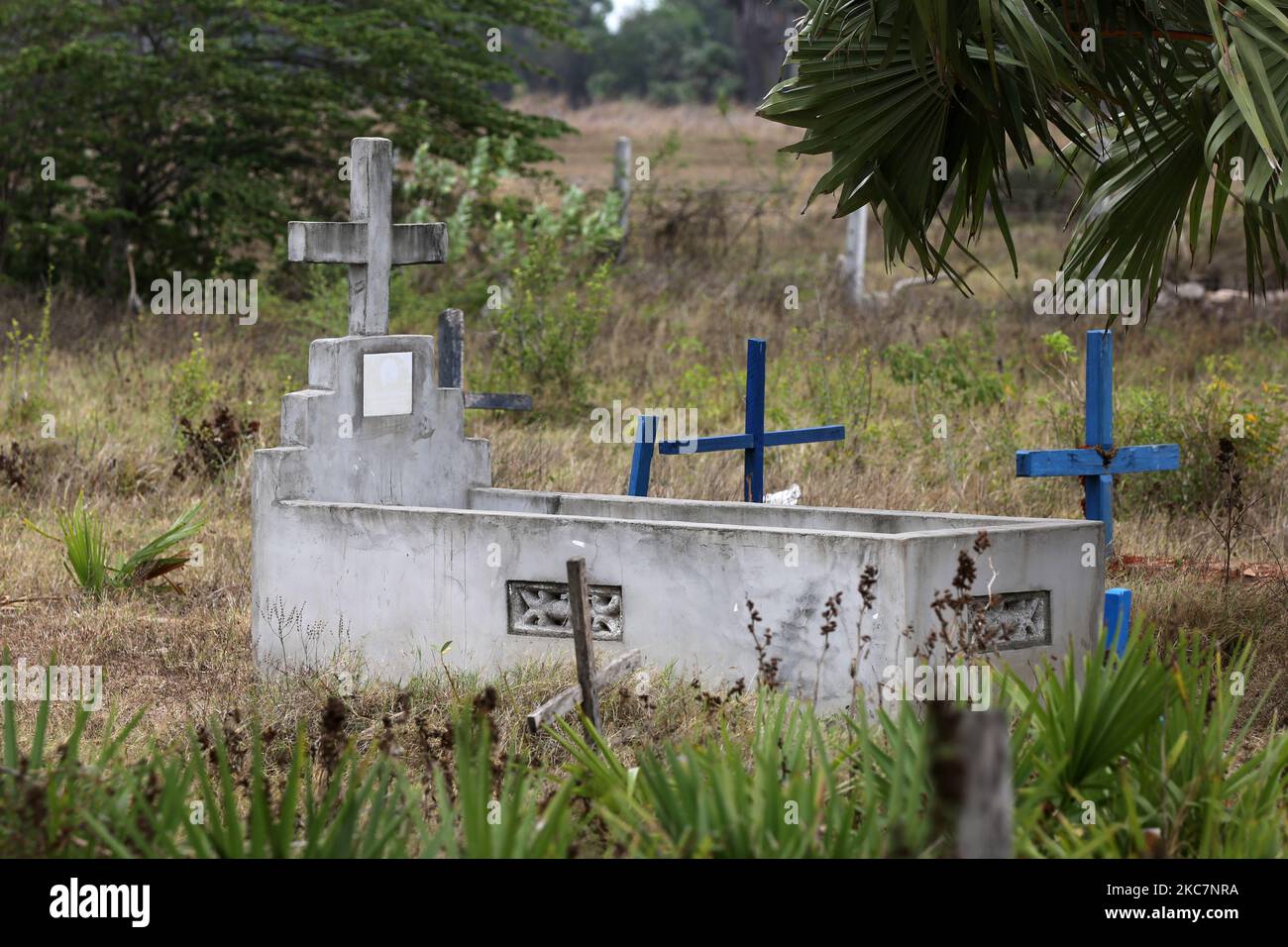 Cimitero cattolico a Mannar, Sri Lanka. (Foto di Creative Touch Imaging Ltd./NurPhoto) Foto Stock