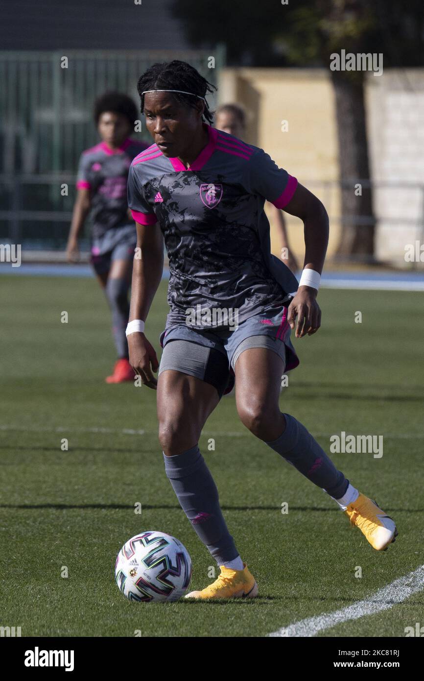 Chidinma Okeke di Madrid CFF durante la Primera Iberdrola match tra Real Betis e Madrid CFF a Ciudad Deportiva Luis del Sol a Siviglia, Spagna. (Foto di DAX Images/NurPhoto) Foto Stock