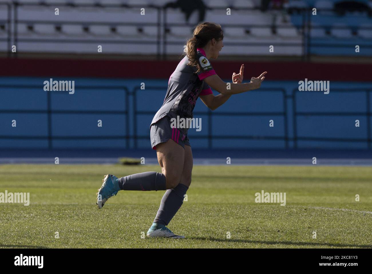 Laura Dominguez di Madrid CFF celebra un gol durante la Primera Iberdrola match tra Real Betis e Madrid CFF a Ciudad Deportiva Luis del Sol a Siviglia, Spagna. (Foto di DAX Images/NurPhoto) Foto Stock