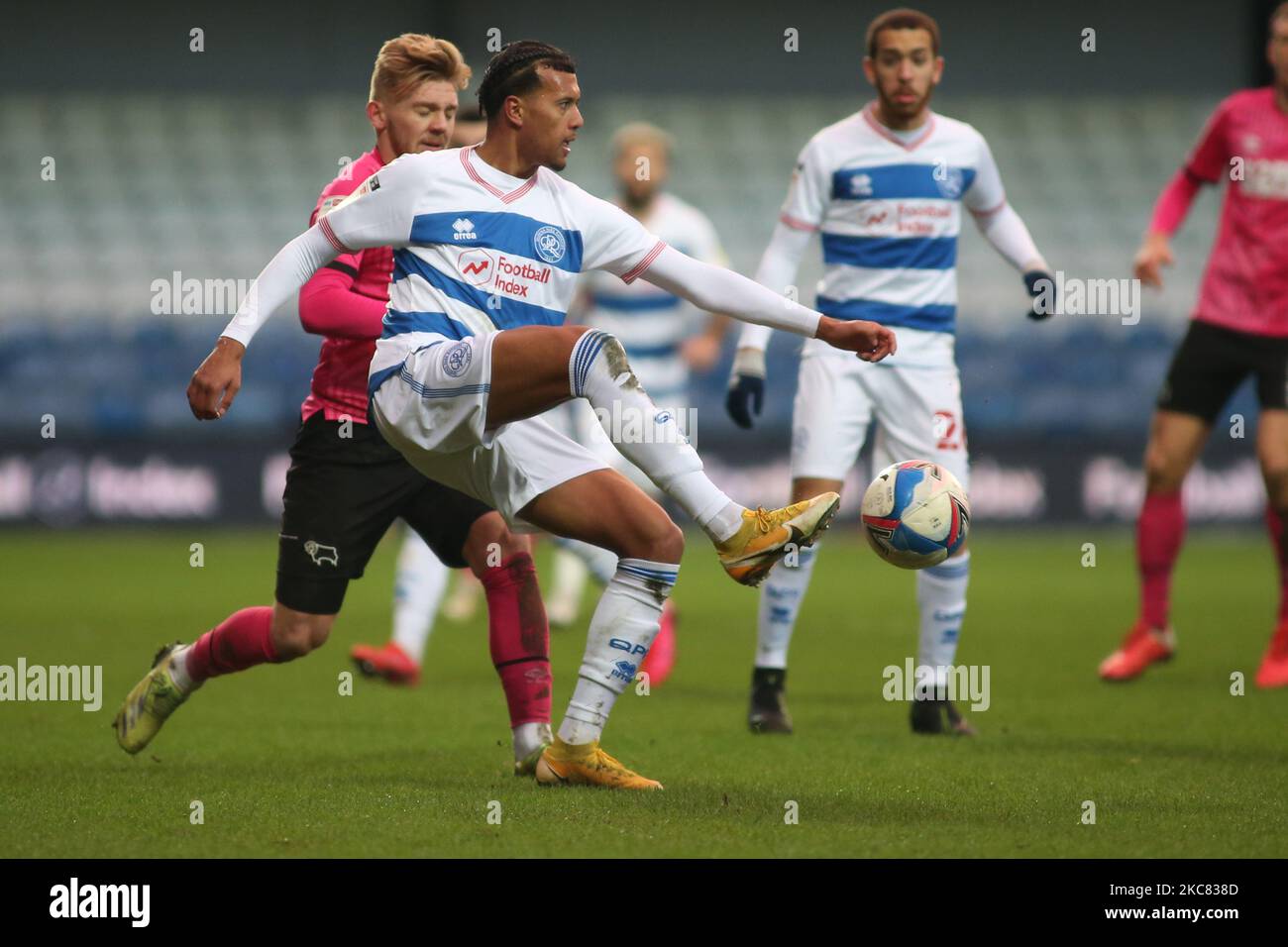 Durante la partita del campionato Sky Bet tra i Queens Park Rangers e la contea di Derby allo stadio Kiyan Prince Foundation, Shepherd's Bush, Londra, sabato 23rd gennaio 2021. (Foto di Federico Maranesi/MI News/NurPhoto) Foto Stock