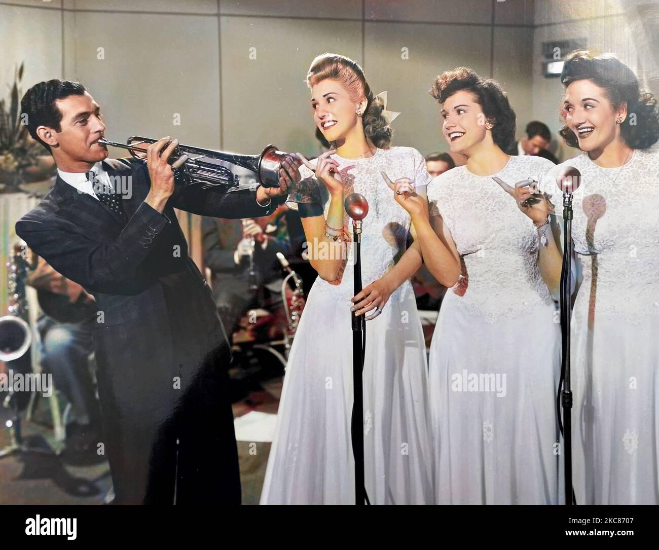 SEMPRE Una BRIDESMAID 1943 Universal Pictures film con le Sorelle Andrews Foto Stock