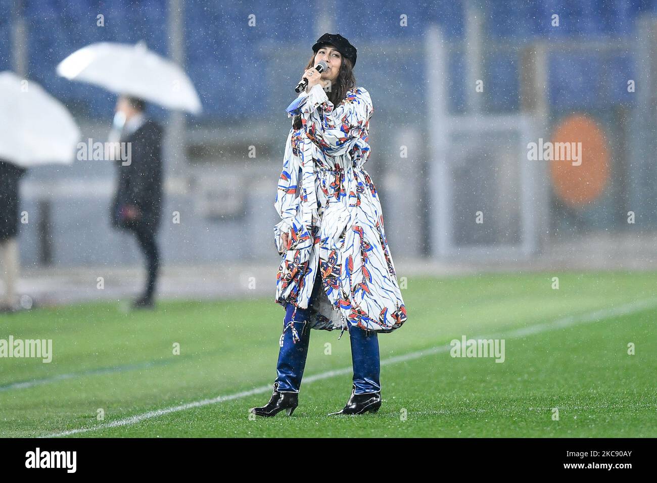 Siria (Cecilia SIRIA Cipressi) esegue inno cantato dal vivo del Lazio  durante la Serie A match tra SS Lazio e Cagliari Calcio allo Stadio  Olimpico di Roma il 7 febbraio 2021. (Foto