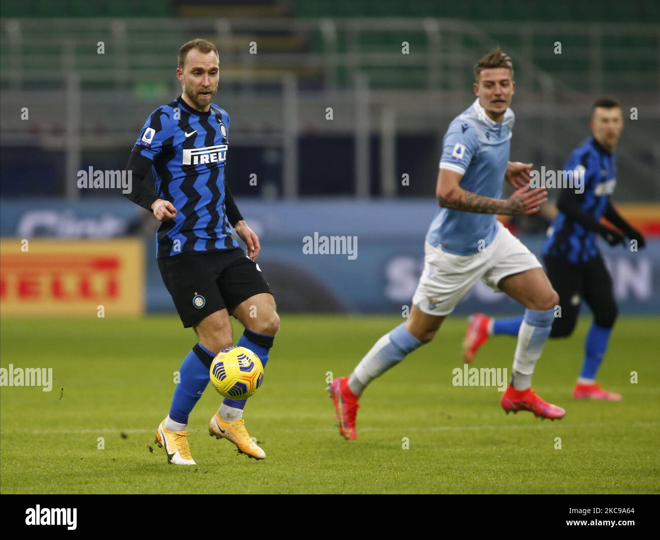 Christian Eriksen durante la Serie Una partita tra Inter e Lazio a Milano, il 14 febbraio 2021. (Foto di Loris Roselli/NurPhoto) Foto Stock