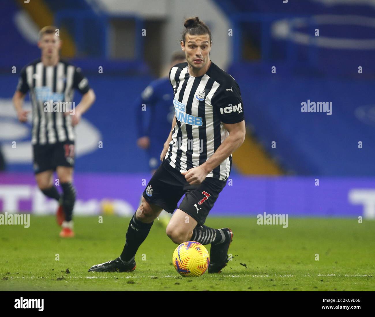 Newcastle United's Joelinton durante la Premiership tra Chelsea e Newcastle United allo Stamford Bridge Stadium , Londra, Regno Unito il 15th febbraio 2021 (Photo by Action Foto Sport/NurPhoto) Foto Stock