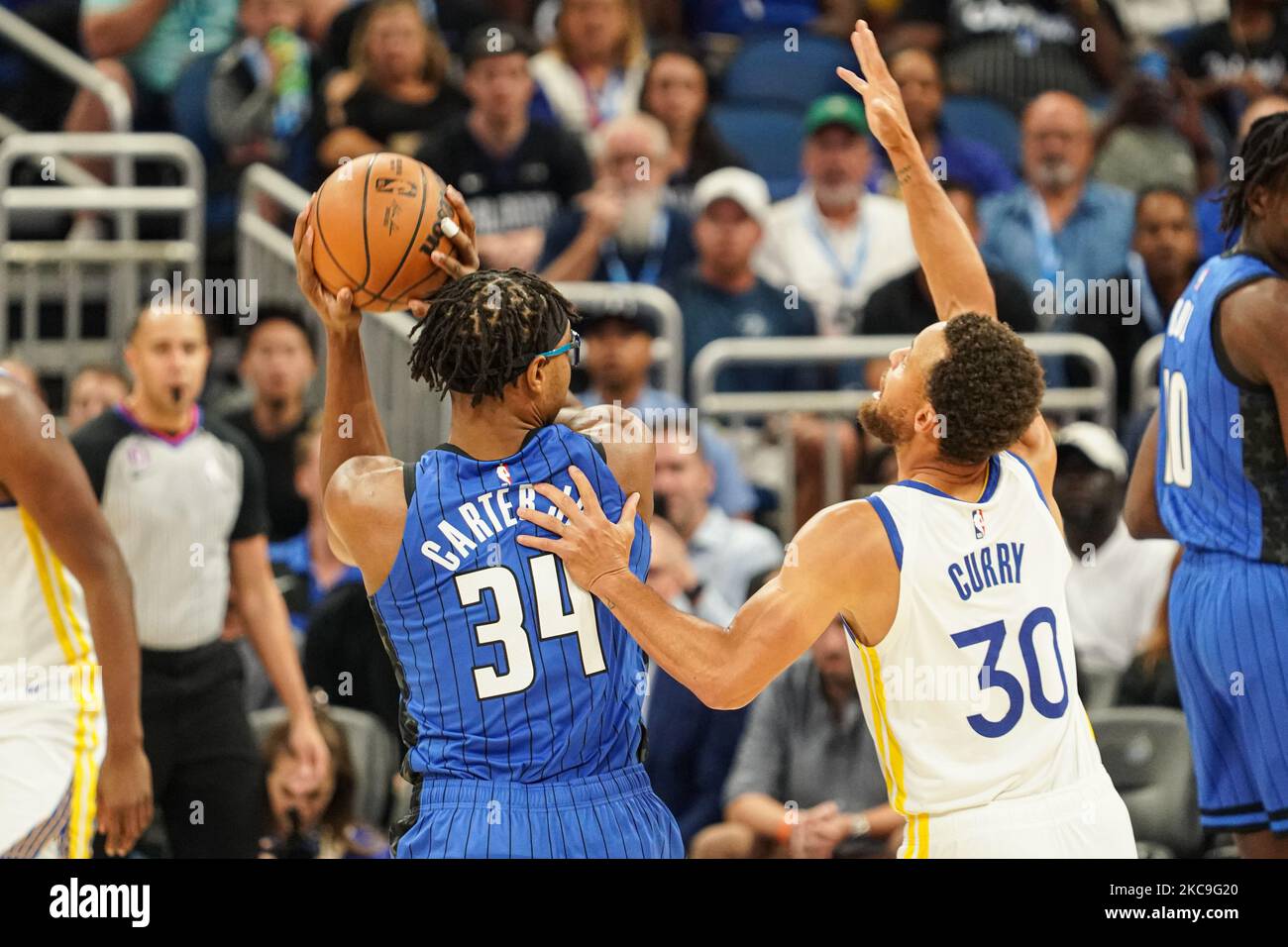 Orlando, Florida, USA, 3 novembre 2022, Il Magic Center di Orlando, il Wendell carter Jr #34 difende la palla da Steph Curry #30 all'Amway Center. (Photo Credit: Marty Jean-Louis) Credit: Marty Jean-Louis/Alamy Live News Foto Stock