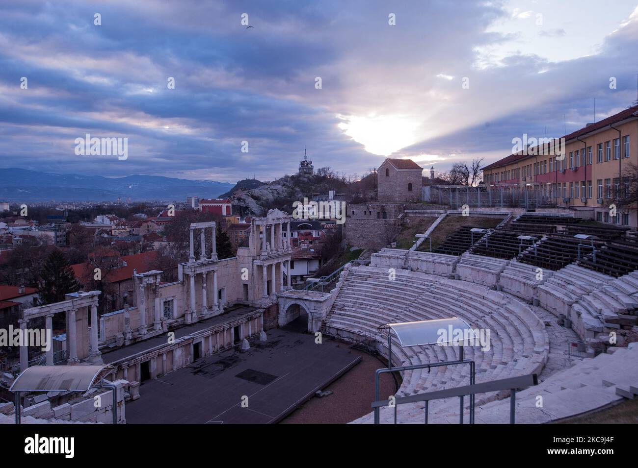 Il teatro romano delle Filippine a Plovdiv, Bulgaria, catturato il 18th 2020 gennaio, rimane chiuso durante i mesi invernali e a causa della pandemia del Covid-18. E 'stato eretto alla fine del 1st ° secolo d.C. e può ospitare il pubblico di un massimo di 7 000 persone. (Foto di Denislav Stoychev/NurPhoto) Foto Stock