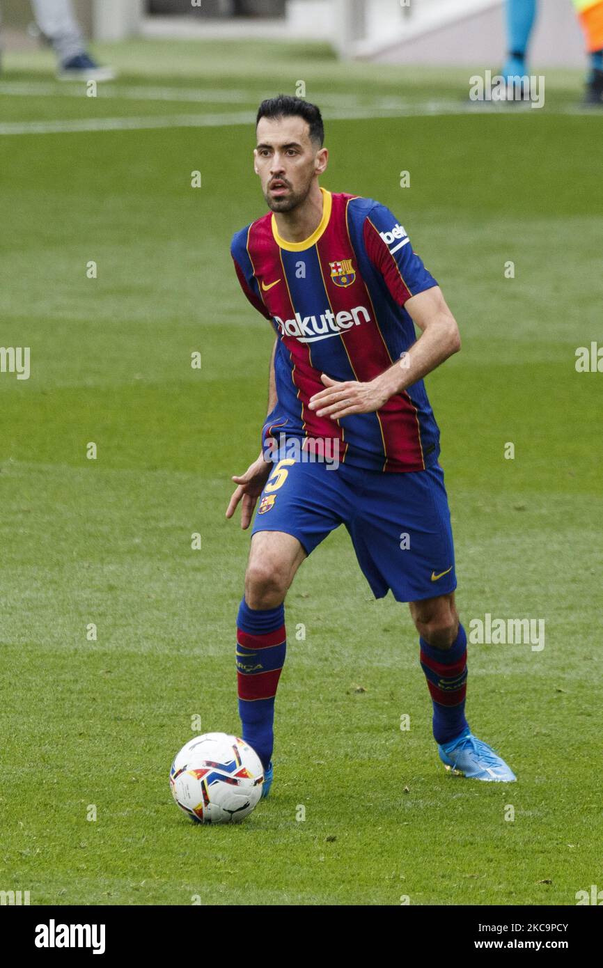 05 Sergio Busquets del FC Barcelona durante la partita spagnola la Liga tra FC Barcelona e Cadice CF il 21 febbraio 2021, Barcellona, Spagna. (Foto di Xavier Bonilla/NurPhoto) Foto Stock