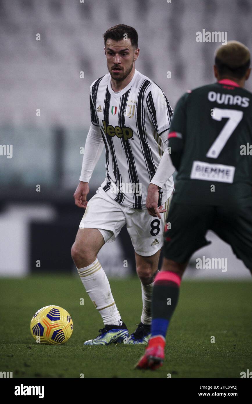 Centrocampista Juventus Aaron Ramsey (8) in azione durante la Serie A partita di calcio n.23 JUVENTUS - CROTONE il 22 febbraio 2021 allo Stadio Allianz di Torino, Piemonte, Italia. Risultato finale: Juventus-Crotone 3-0. (Foto di Matteo Bottanelli/NurPhoto) Foto Stock