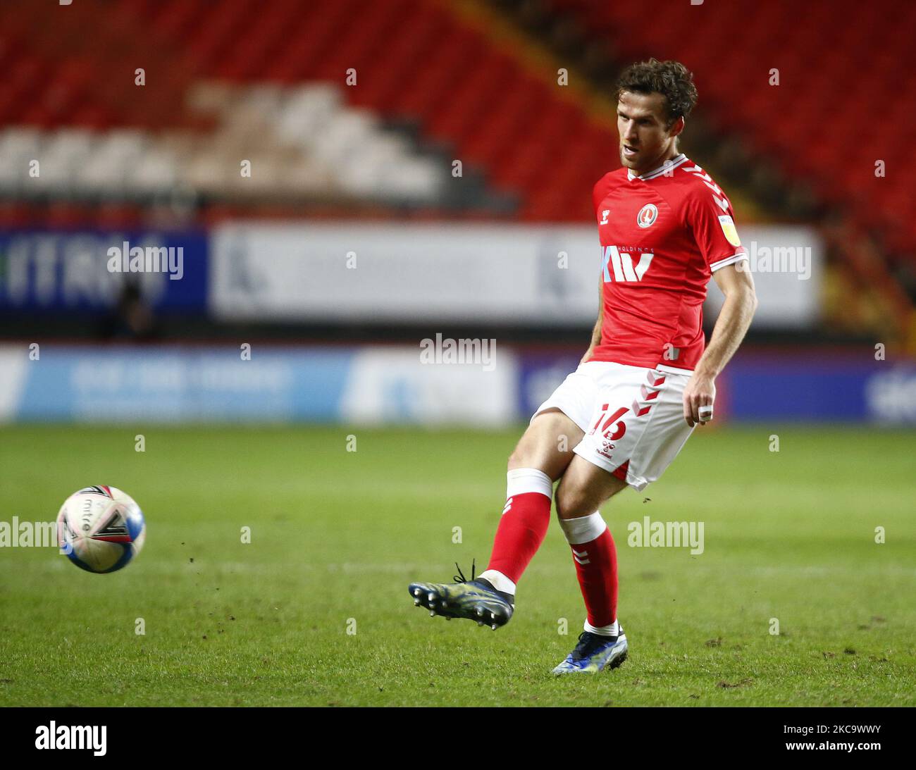 Adam Matthews di Charlton Athletic durante la Sky Bet League One tra Charlton Athletic e Burton Albion2at The Valley, Woolwich il 23rd febbraio 2021 (Photo by Action Foto Sport/NurPhoto) Foto Stock