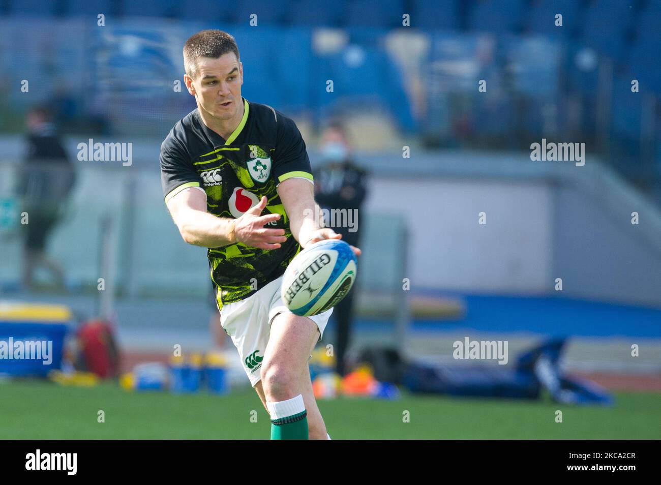 Numero 10 d'Irlanda Jonathan Sexton (capitano) durante il warm up prima  della partita del Guinness Six Nations Rugby Championship 2021 tra Italia e  Irlanda allo Stadio Olimpico (Stadio Olimpico) di Roma, il