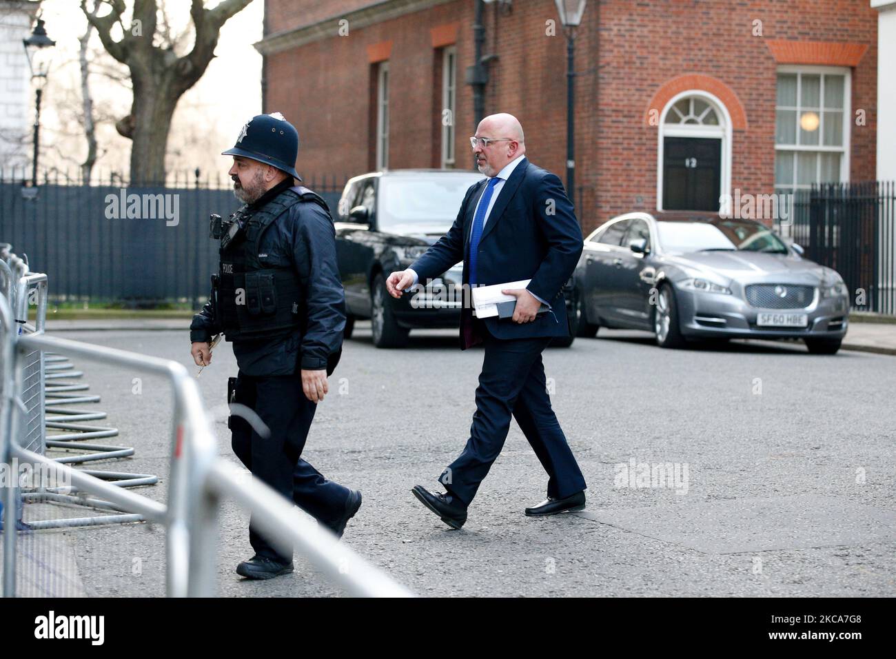 Il Ministro dell'implementazione dei vaccini Covid Nadhim Zahawi attraversa Downing Street a Londra, Inghilterra, il 2 marzo 2021. (Foto di David Cliff/NurPhoto) Foto Stock