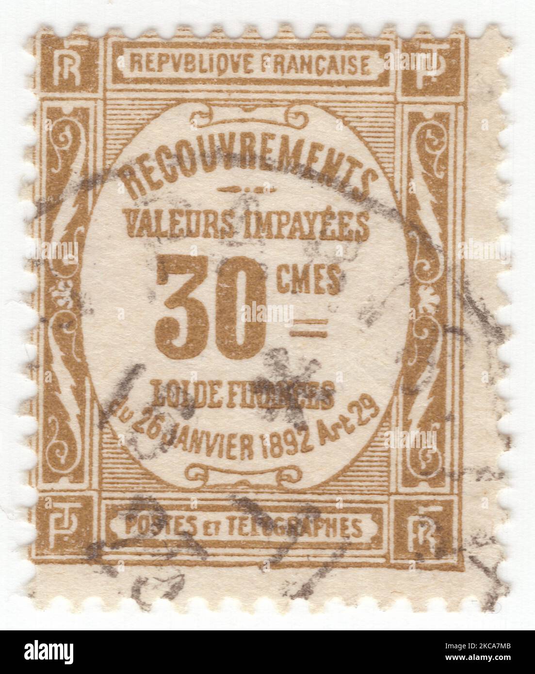 FRANCIA - 1909: Un francobollo di 30 centimes bister due che raffigura i numeri con ornamento floreale Foto Stock