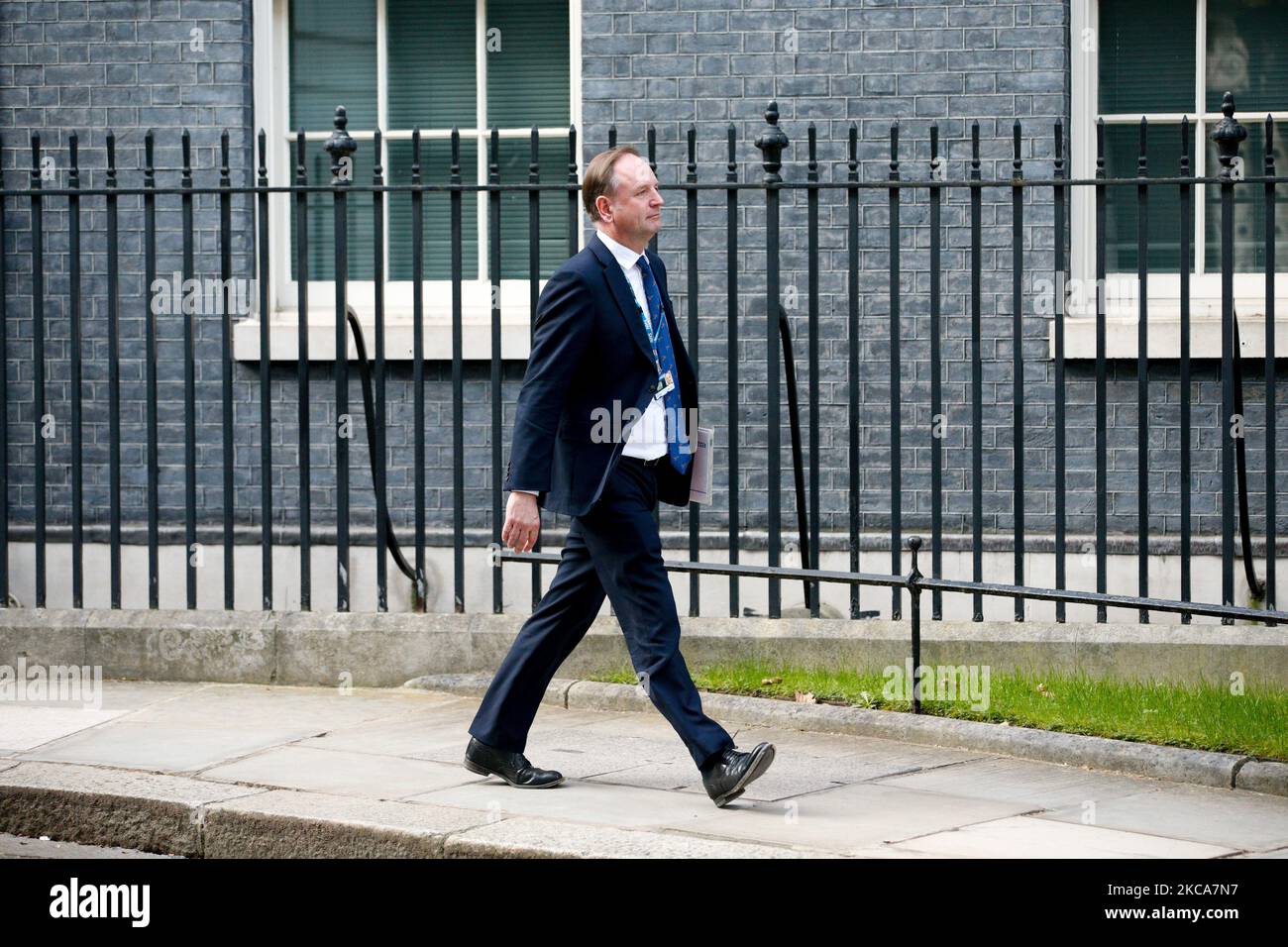 Direttore generale del Servizio sanitario Nazionale (NHS) in Inghilterra Sir Simon Stevens lascia 10 Downing Street a Londra, Inghilterra, il 2 marzo 2021. (Foto di David Cliff/NurPhoto) Foto Stock