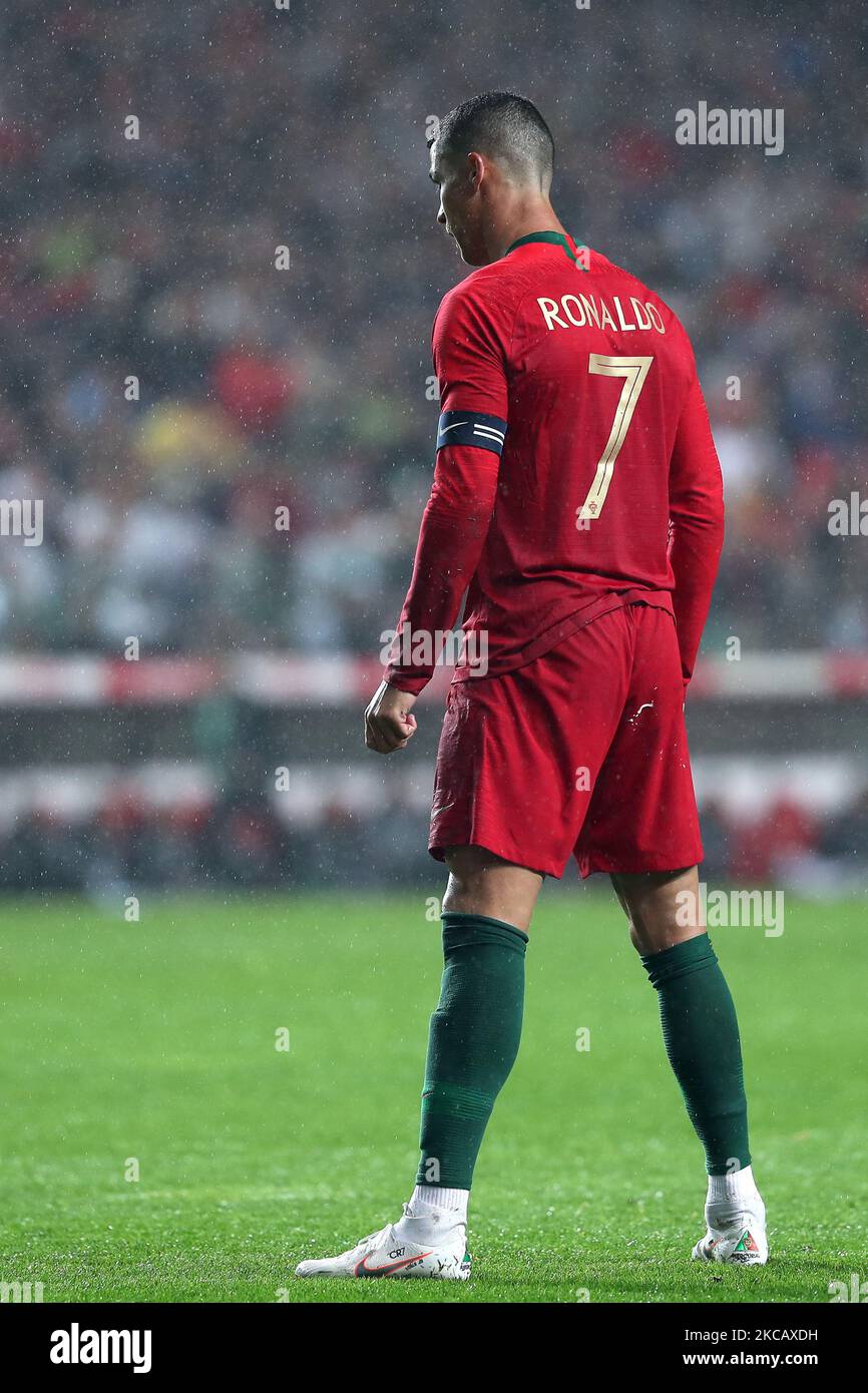 (File image) la star del calcio portoghese e della Juventus Cristiano Ronaldo si aggiudica il premio 'World Top Scorer' di Pele con il post sui Social Media dopo aver ottenuto un trucco contro Cagliari il 14 marzo 2021, in una vittoria di 3-1 per portare il suo punteggio di carriera a 770 gol. La leggenda brasiliana Pele è ufficialmente elencata come avendo segnato 757 gol nella sua carriera, ma il suo record disputato si attesta a 767. Ronaldo ha ormai superato questo conto e PELE si è congratulata con lui. (Foto di Pedro FiÃºza/NurPhoto) Foto Stock