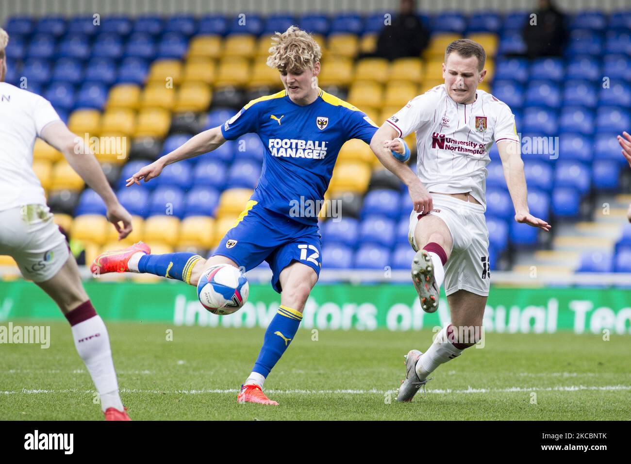 Jack Rudoni di AFC Wimbledon controlla la palla durante la partita della Sky Bet League 1 tra AFC Wimbledon e Northampton Town a Plough Lane, Wimbledon, Inghilterra il 27th marzo 2021. (Foto di Federico Maranesi/MI News/NurPhoto) Foto Stock