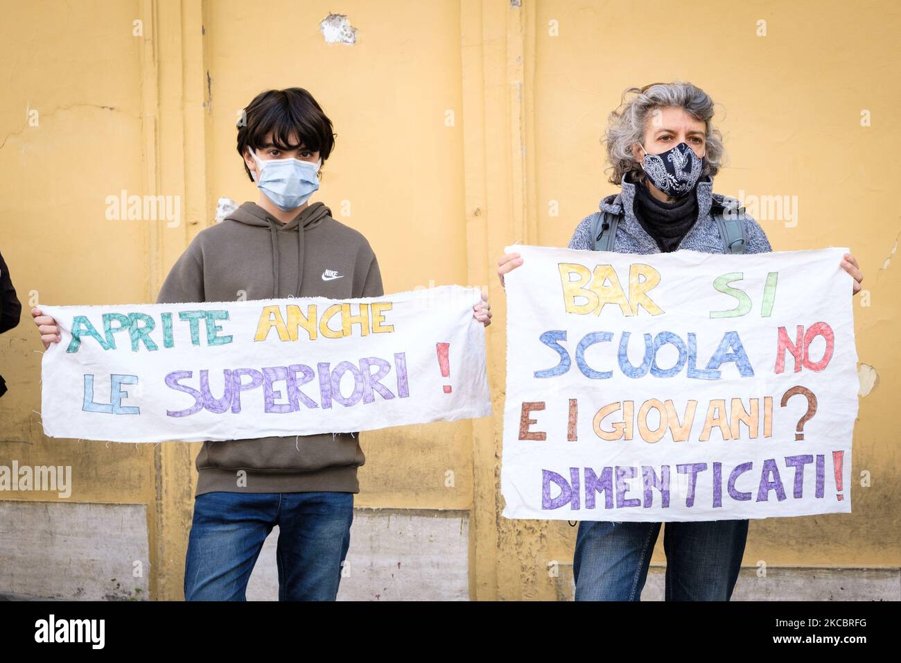 Manifestazione pubblica contro la chiusura delle scuole e l'insegnamento a distanza (D.A.D.) a causa dell'emergenza COVID-19, a Roma, Italia, il 26 marzo 2021. (Foto di Sirio Tesitore/NurPhoto) Foto Stock