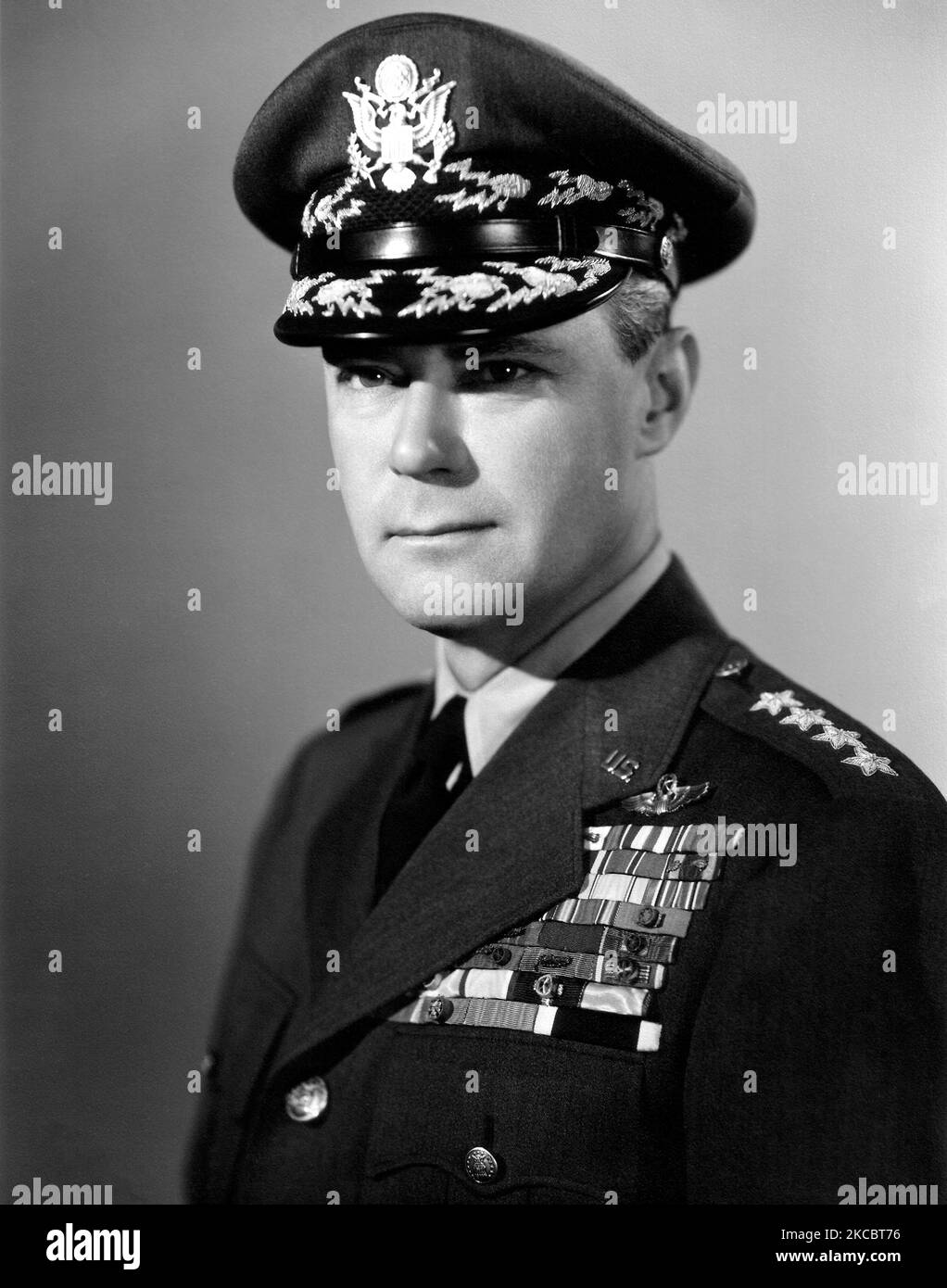 Ritratto di Hoyt Vamdenberg, un generale dell'aeronautica degli Stati Uniti. Foto Stock