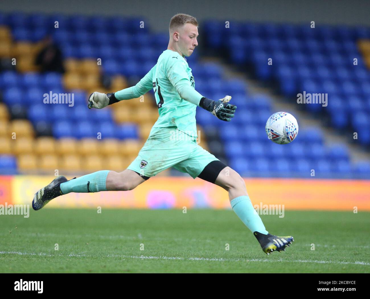 Matthew Cox di AFC Wimbledon durante la fa Youth Cup Fourth Round propriamente tra AFC Wimbledon e Tottenham Hotspur a Plough Lane Ground il 31st marzo 2021 a Wimbledon, Inghilterra. (Foto di Action Foto Sport/NurPhoto) Foto Stock