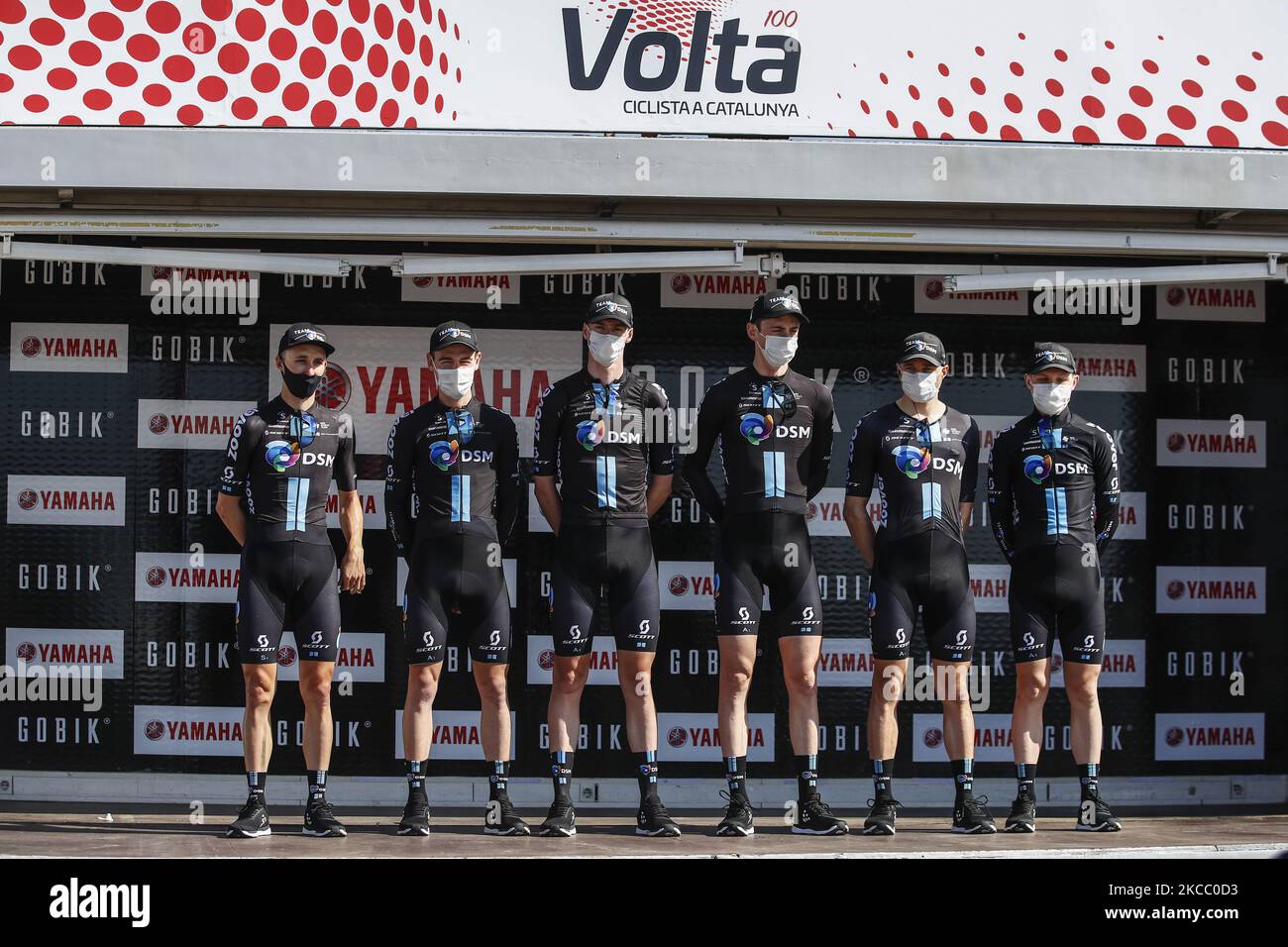 57 Thymen Arensman dai Paesi Bassi, 53 Chad Haga dagli Stati Uniti, 54 Chris Hamilton dall'Australia, 51 Jai Hindley dall'Australia, 55 Max Kanter dalla Germania, 56 Nicholas Roche dall'Irlanda, 52 Michael Storer dall'Australia del Team DSM durante il 100th volta ciclista a Catalunya 2021, Fase 3 dal Canal Olimpic de Barcelona a Valter 2000. Il 24 marzo 2021 a Barcellona, Spagna. (Foto di Xavier Bonilla/NurPhoto) Foto Stock