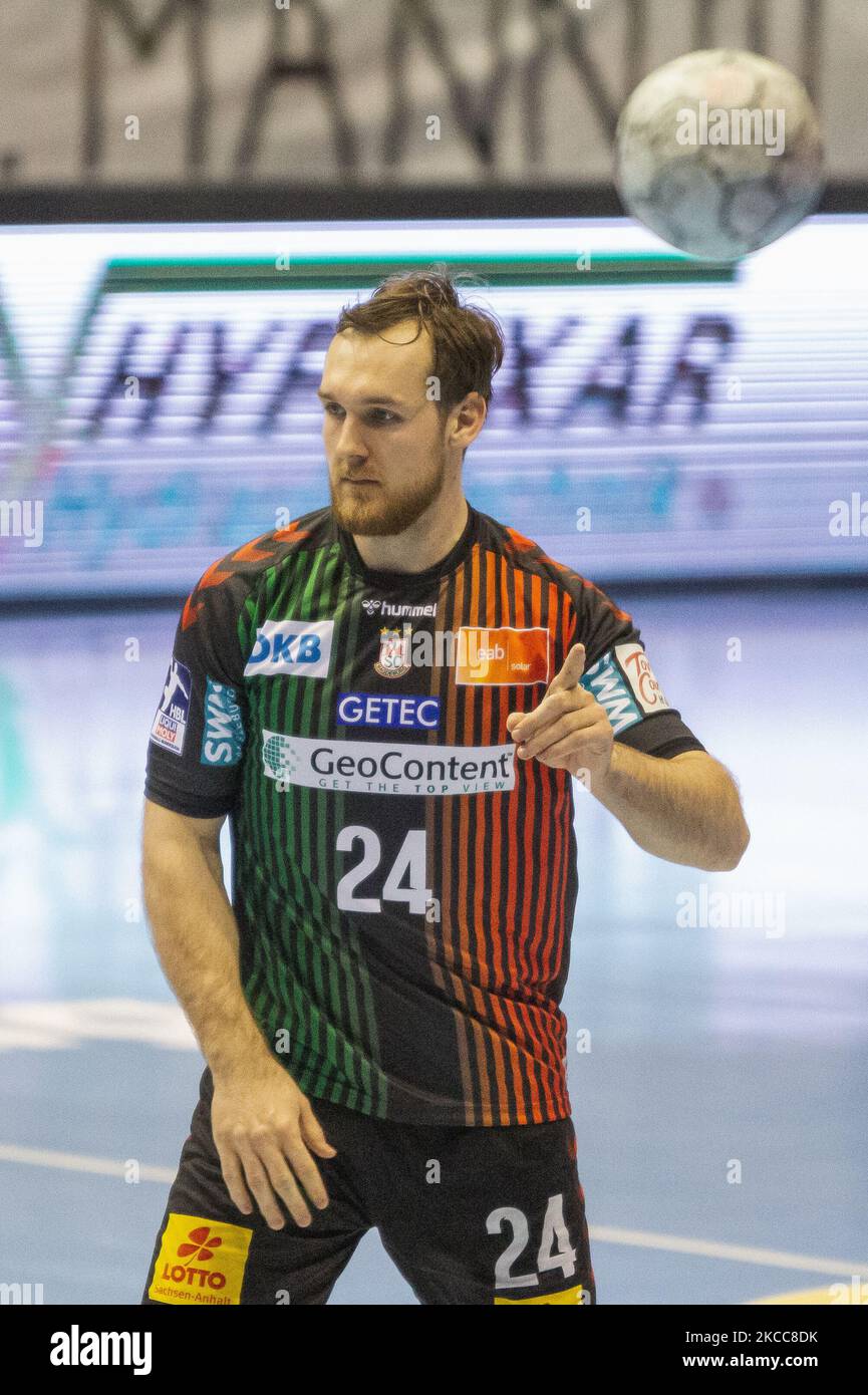 Christian o'Sullivan di Magdeburgo controlla la palla durante la partita LIQUI MOLY Handball-Bundesliga tra SC Magdeburg e SG Flensburg-Handewitt alla GETEC-Arena il 04 aprile 2021 a Magdeburgo, Germania. (Foto di Peter Niedung/NurPhoto) Foto Stock