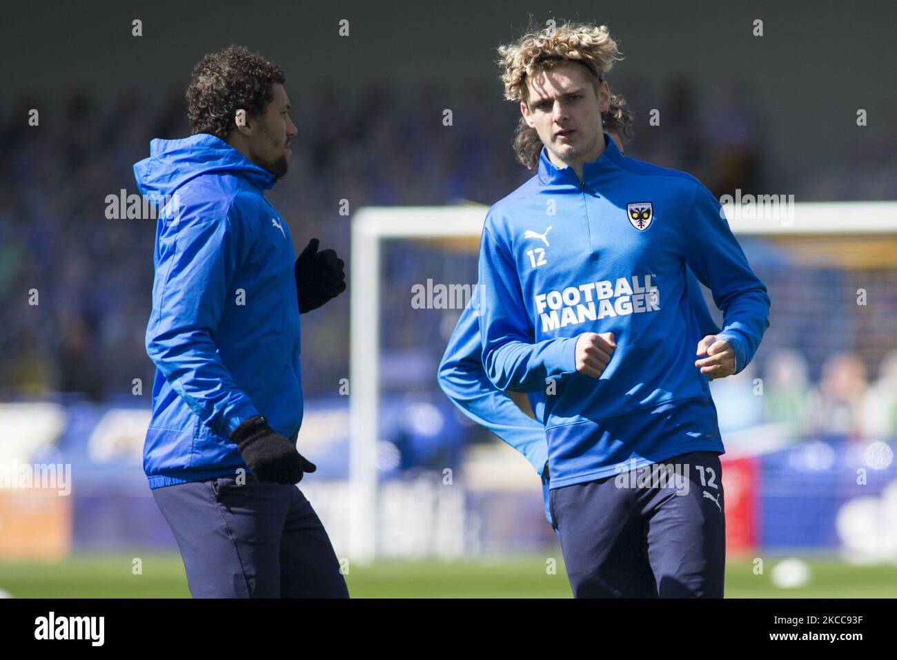 Jack Rudoni di AFC Wimbledon si scalda durante la partita della Sky Bet League 1 tra AFC Wimbledon e Fleetwood Town a Plough Lane, Wimbledon, Londra, Regno Unito il 5th aprile 2021. (Foto di Federico Maranesi/MI News/NurPhoto) Foto Stock