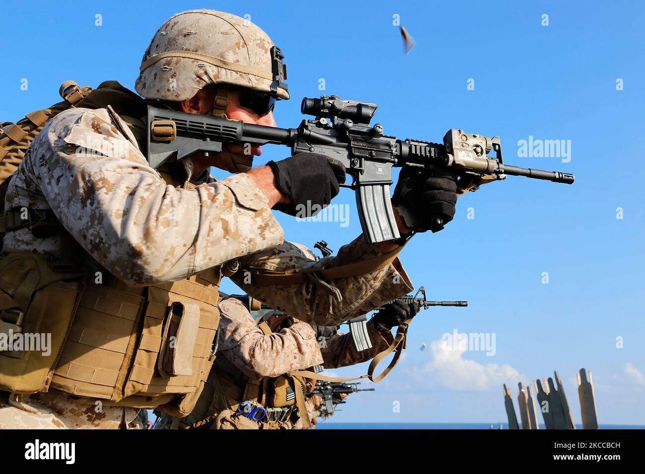 I Marines degli Stati Uniti conducono l'addestramento di marksmanship di combattimento. Foto Stock