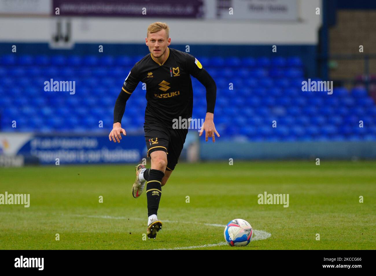 Mk Dons Harry Darling durante la partita della Sky Bet League 1 tra Ipswich Town e MK Dons a Portman Road, Ipswich, Inghilterra il 10th aprile 2021. (Foto di ben Pooley/MI News/NurPhoto) Foto Stock