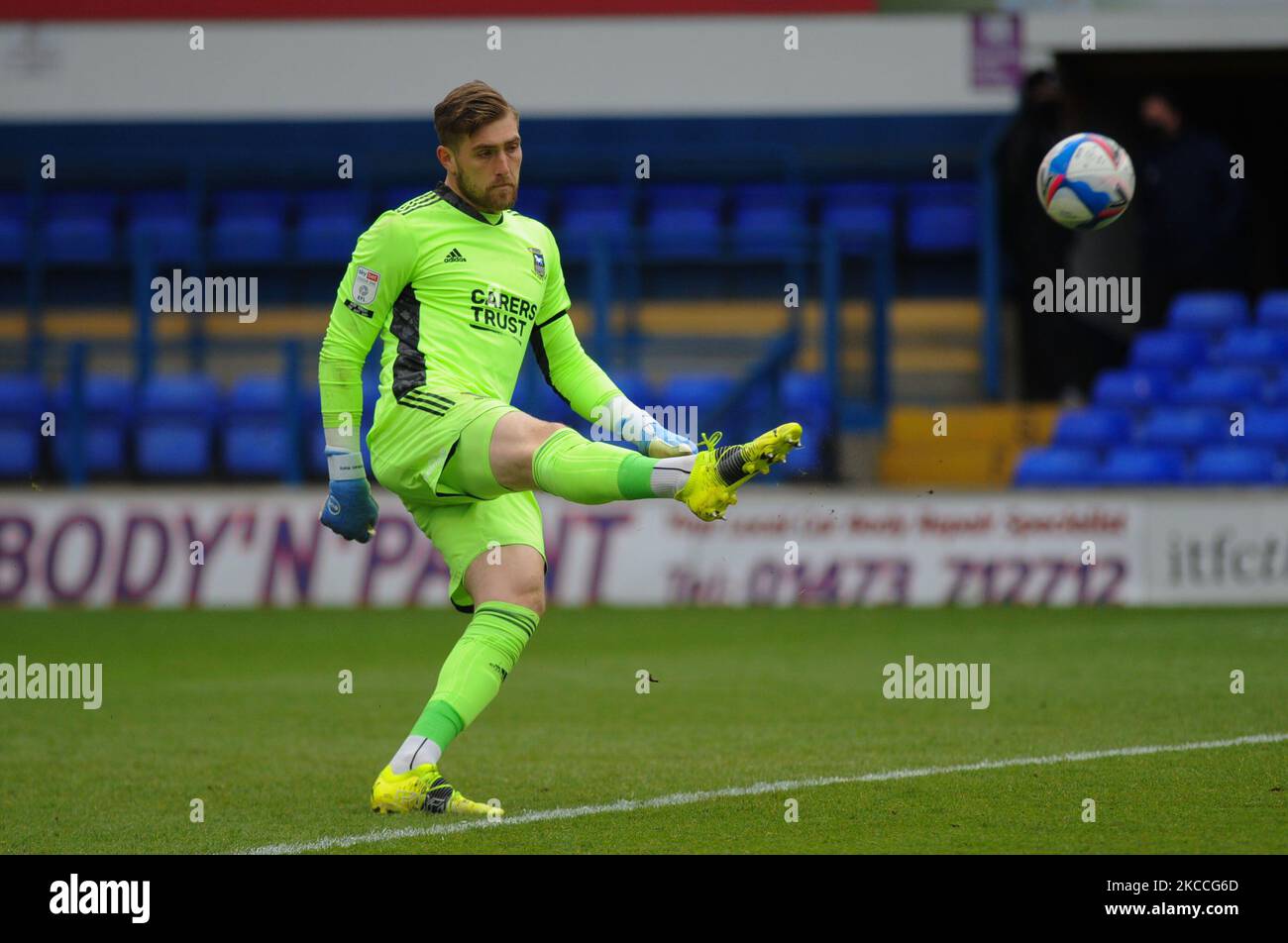 Ipswichs Tomas Holy durante la partita della Sky Bet League 1 tra Ipswich Town e MK Dons a Portman Road, Ipswich, Inghilterra il 10th aprile 2021. (Foto di ben Pooley/MI News/NurPhoto) Foto Stock