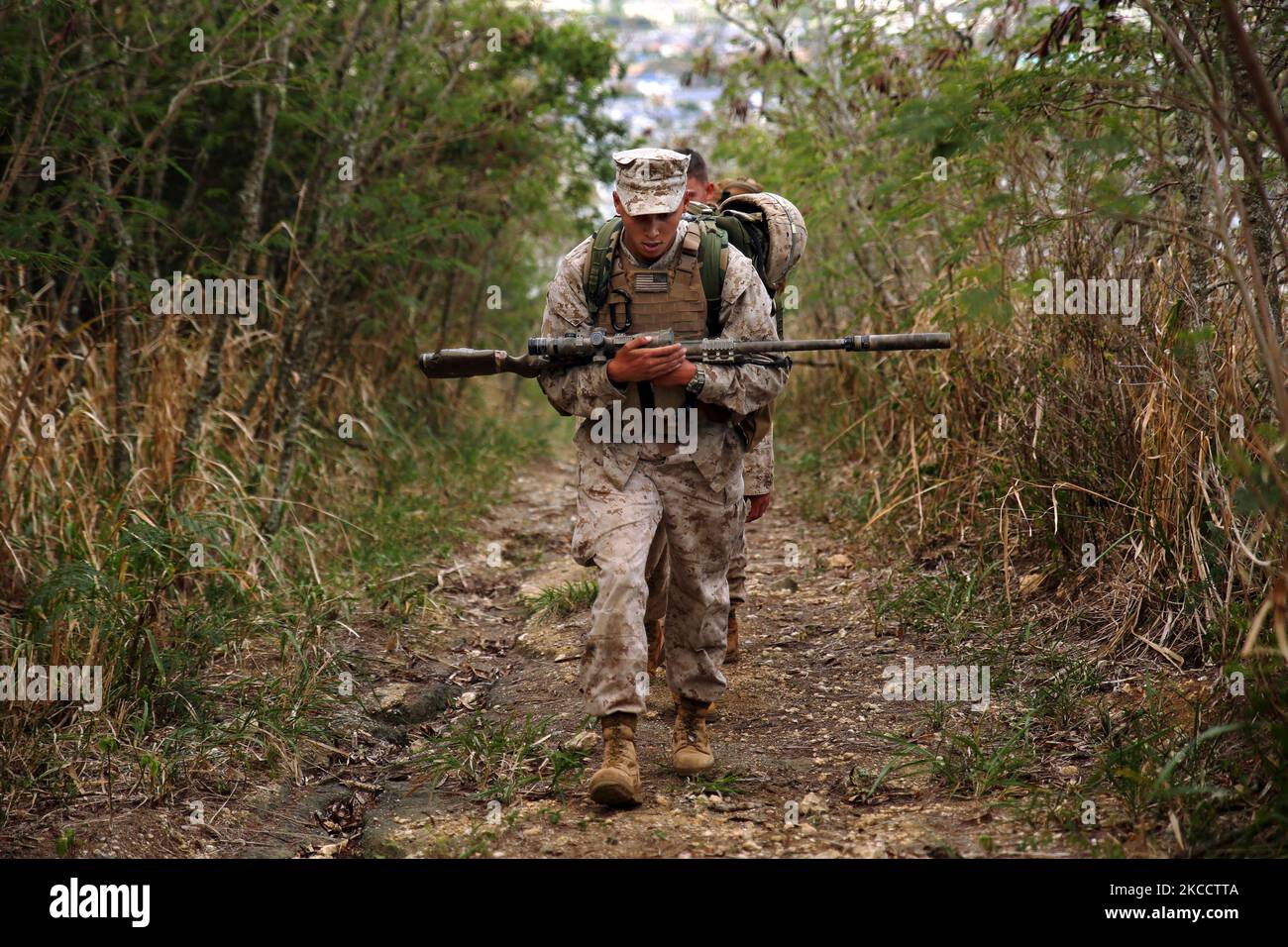 Escursioni marine statunitensi fino al cratere di Ulupau a bordo della base del corpo dei Marine Hawaii. Foto Stock