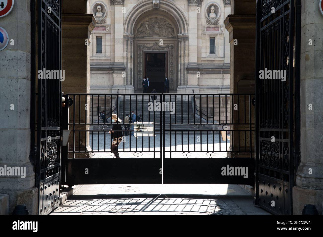 Il Conservatoire National des Arts et Métiers, nel terzo arrondissement di Parigi, il giorno di apertura degli Stati generali sul laicismo richiesto dal governo francese sotto la responsabilità di Marlène Schiappa, ministro della cittadinanza, a Parigi, il 20 aprile 2021. (Foto di Andrea Savorani Neri/NurPhoto) Foto Stock