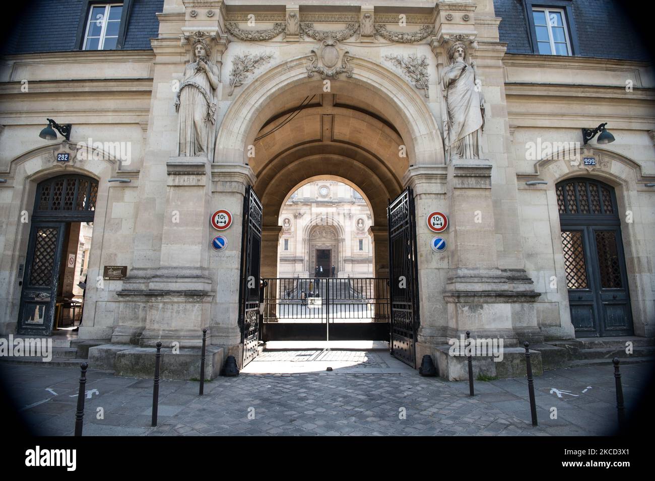 Il Conservatoire National des Arts et Métiers, nel terzo arrondissement di Parigi, il giorno di apertura degli Stati generali sul laicismo richiesto dal governo francese sotto la responsabilità di Marlène Schiappa, ministro della cittadinanza, a Parigi, il 20 aprile 2021. (Foto di Andrea Savorani Neri/NurPhoto) Foto Stock