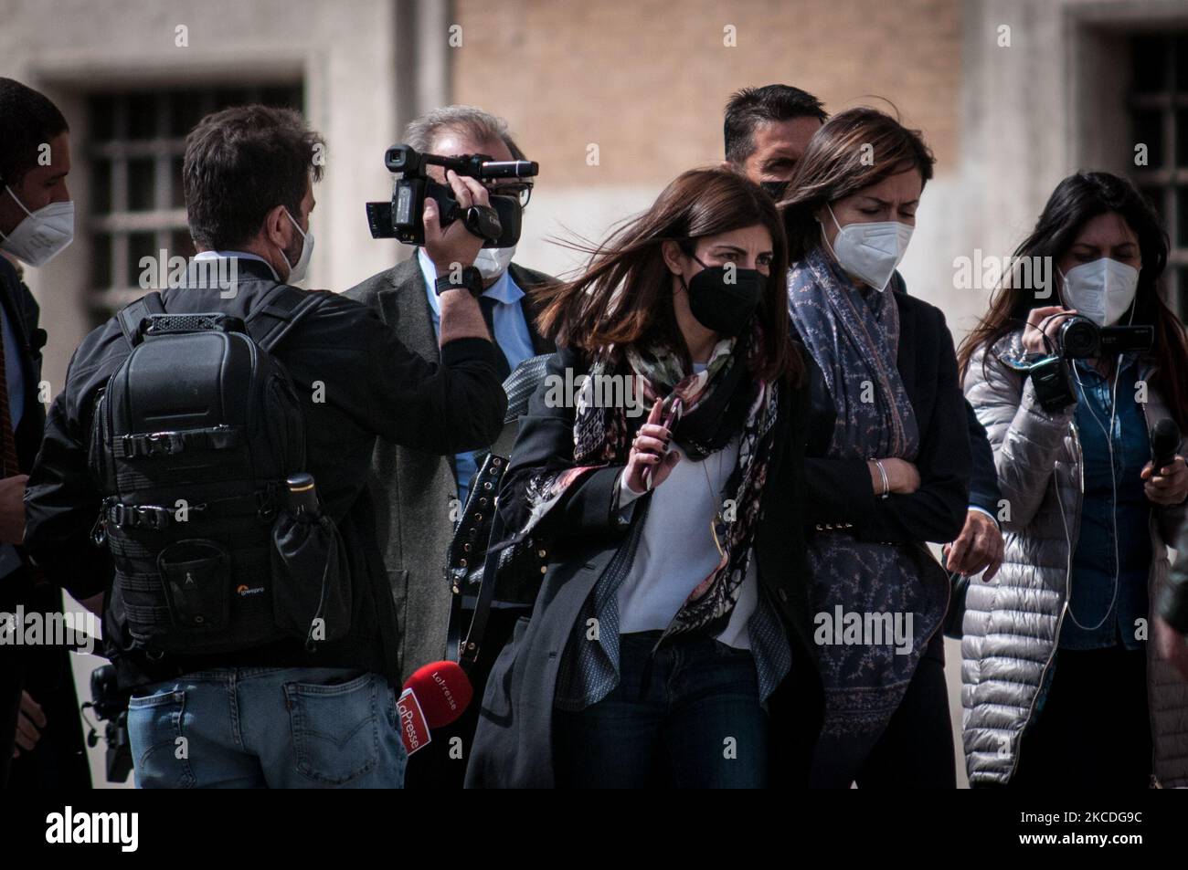 Il Ministro Mara Carfagna per la coesione Sud e Territoriale nel Governo Mario Draghi arriva alla Camera dei deputati durante il dibattito sul piano di ripresa il 26 aprile 2021 a Roma. (Foto di Andrea Ronchini/NurPhoto) Foto Stock