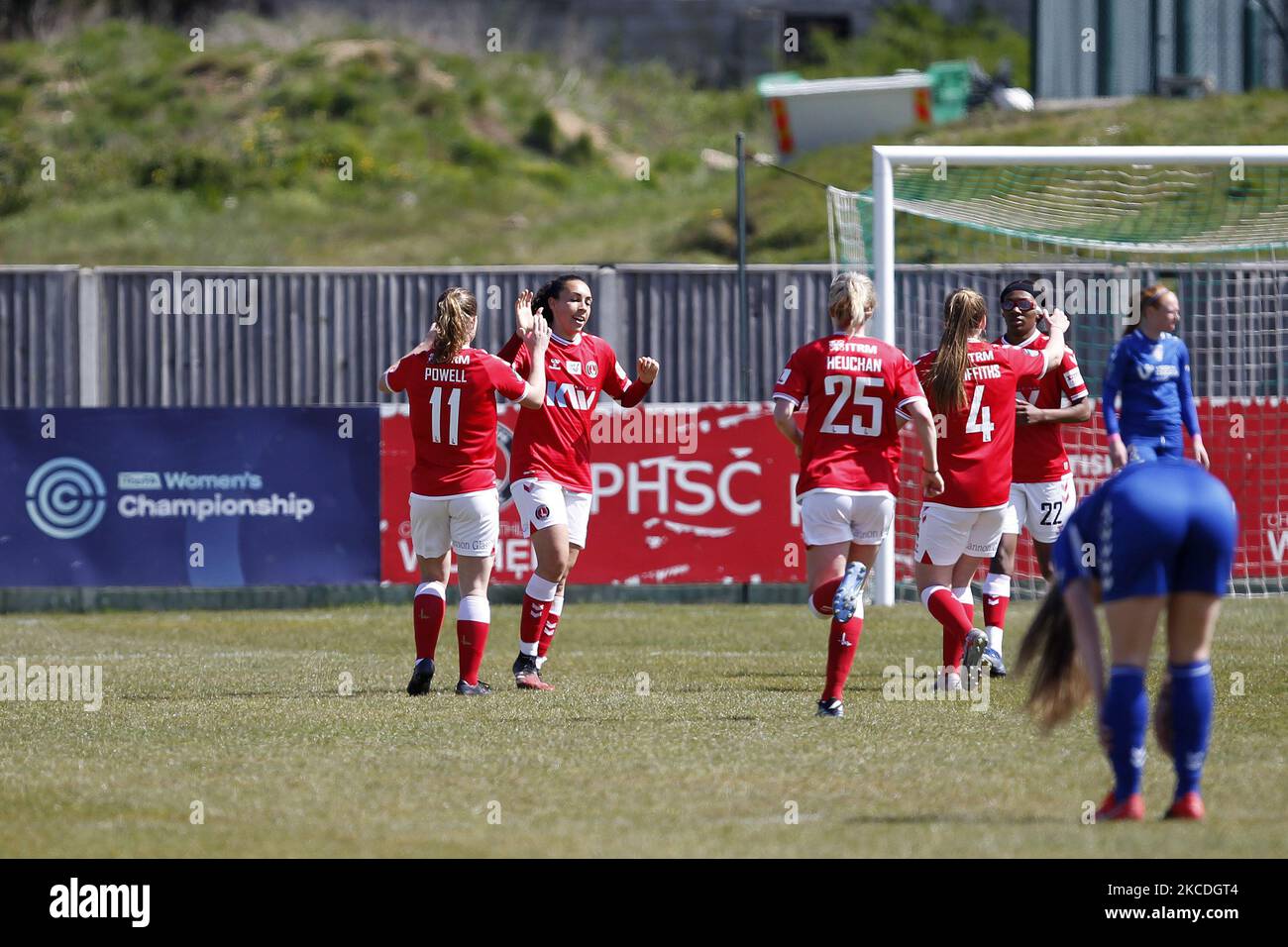 GOAL - Jess King of Charlton Athletic Women fa 2-0 durante il campionato femminile di fa tra le donne atletiche di Charlton e le donne di Durham al VCD Athletic FC, Dartford, Inghilterra il 25th aprile 2021. (Foto di Action Foto Sport/NurPhoto) Foto Stock