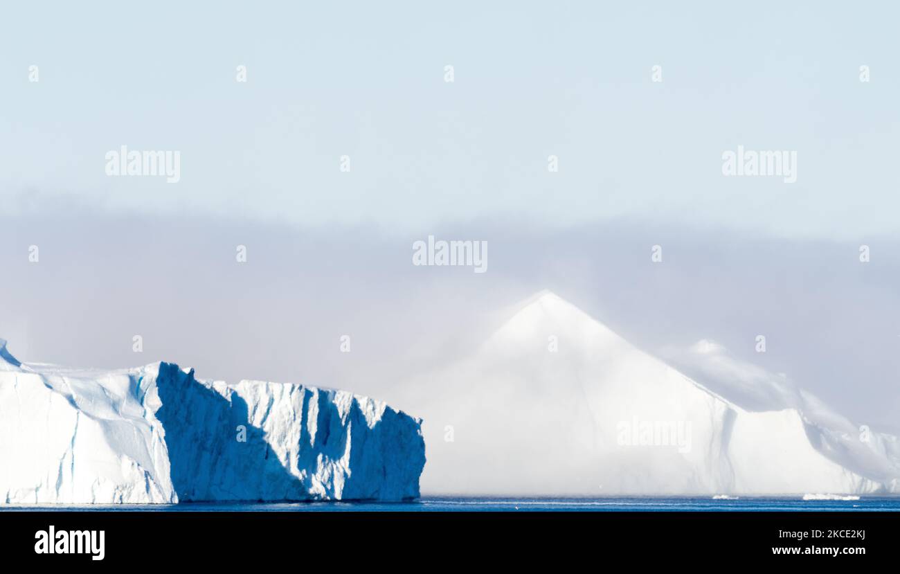 Iceberg vicino Ilulissat, Groenlandia. Il cambiamento climatico sta avendo un effetto profondo in Groenlandia con i ghiacciai e la PAC del ghiaccio in Groenlandia che si sta ritirando. (Foto di Ulrik Pedersen/NurPhoto) Foto Stock