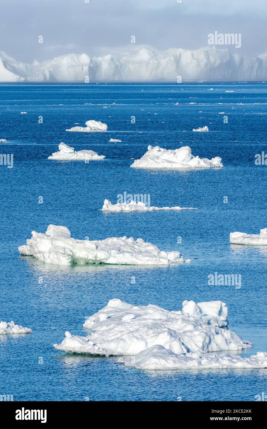 Iceberg vicino Ilulissat, Groenlandia. Il cambiamento climatico sta avendo un effetto profondo in Groenlandia con i ghiacciai e la PAC del ghiaccio in Groenlandia che si sta ritirando. (Foto di Ulrik Pedersen/NurPhoto) Foto Stock