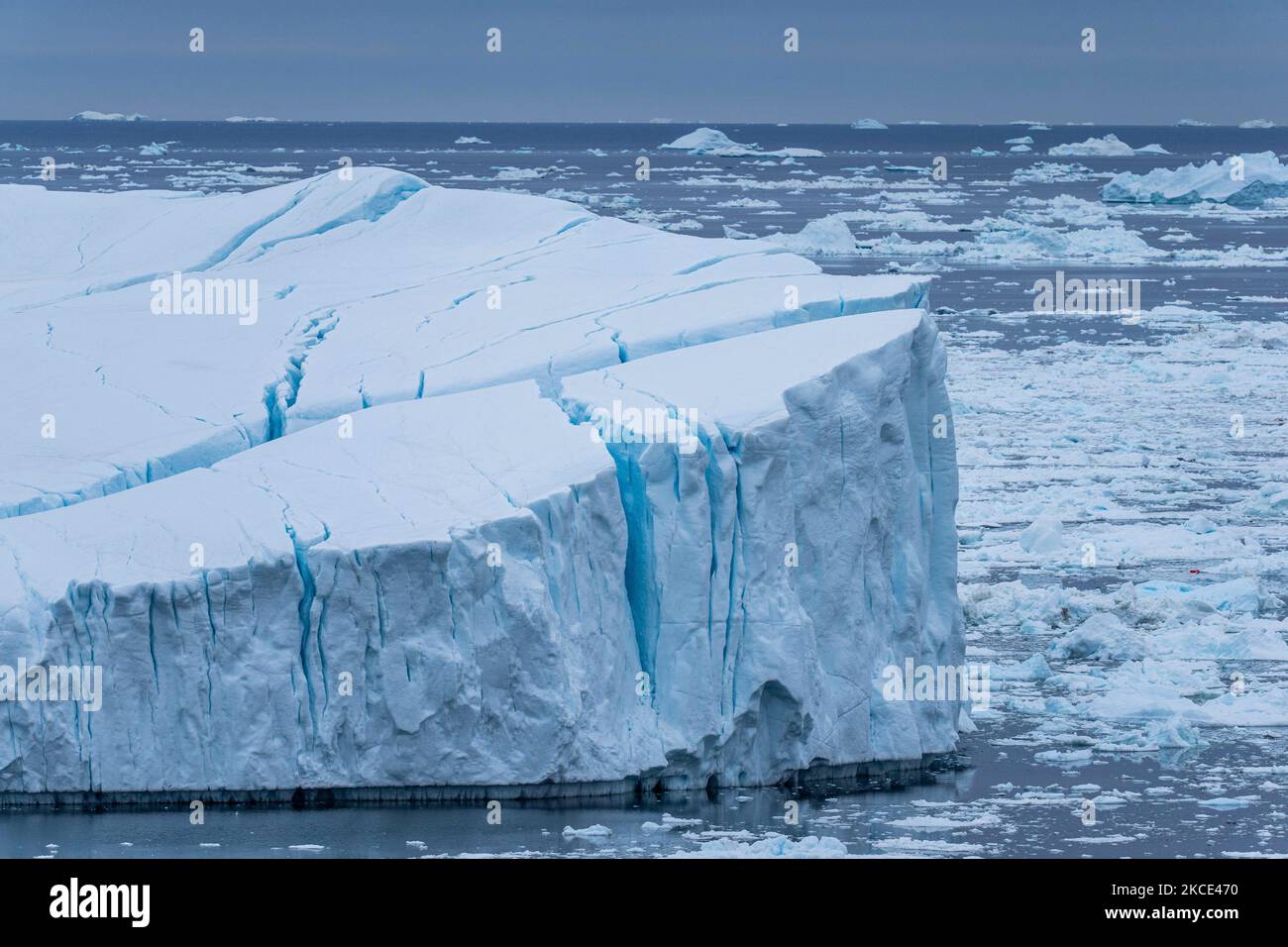 Iceberg vicino Ilulissat, Groenlandia. Il cambiamento climatico sta avendo un effetto profondo in Groenlandia con i ghiacciai e la PAC del ghiaccio in Groenlandia che si sta ritirando. (Foto di Ulrik Pedersen/NurPhoto) Foto Stock